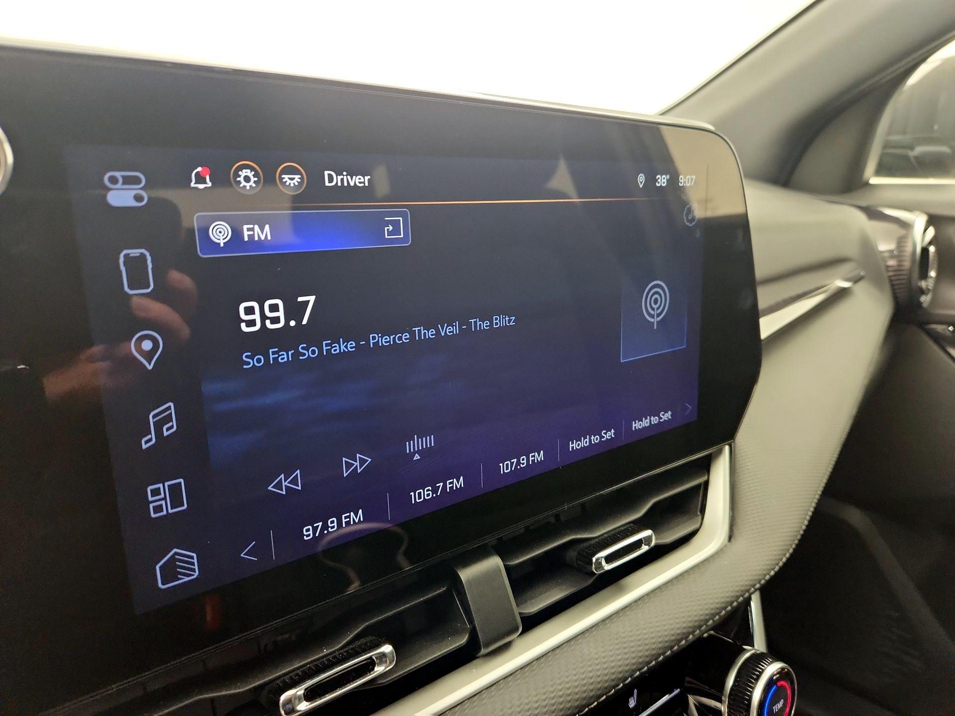 Thumbnail: 2025 Chevrolet Equinox - 16