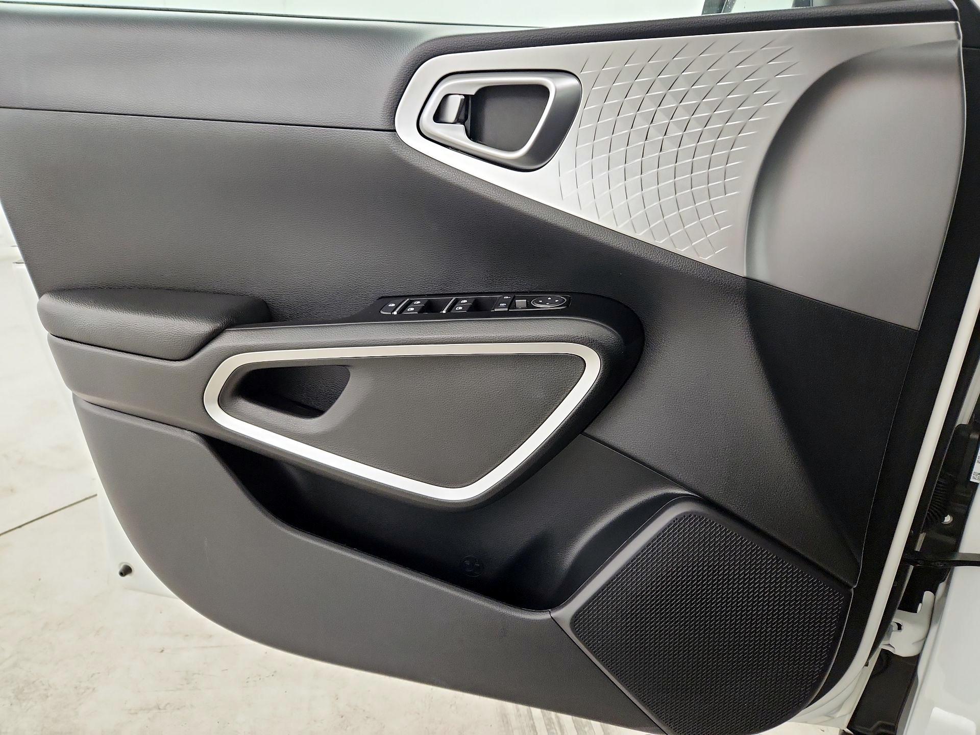 Thumbnail: 2025 Kia Soul - 10