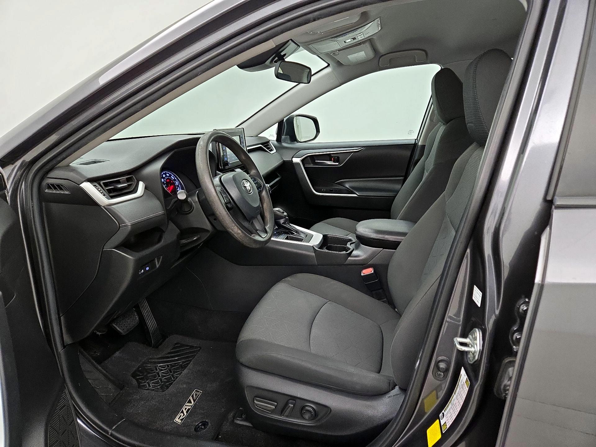 Thumbnail: 2021 Toyota RAV4 - 11