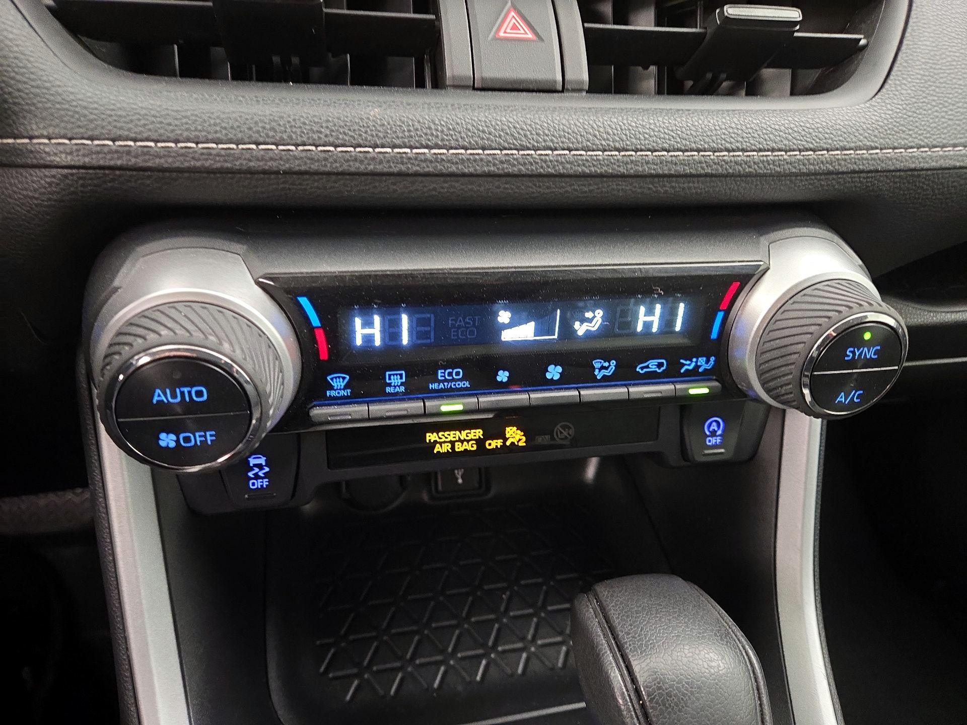 Thumbnail: 2021 Toyota RAV4 - 16