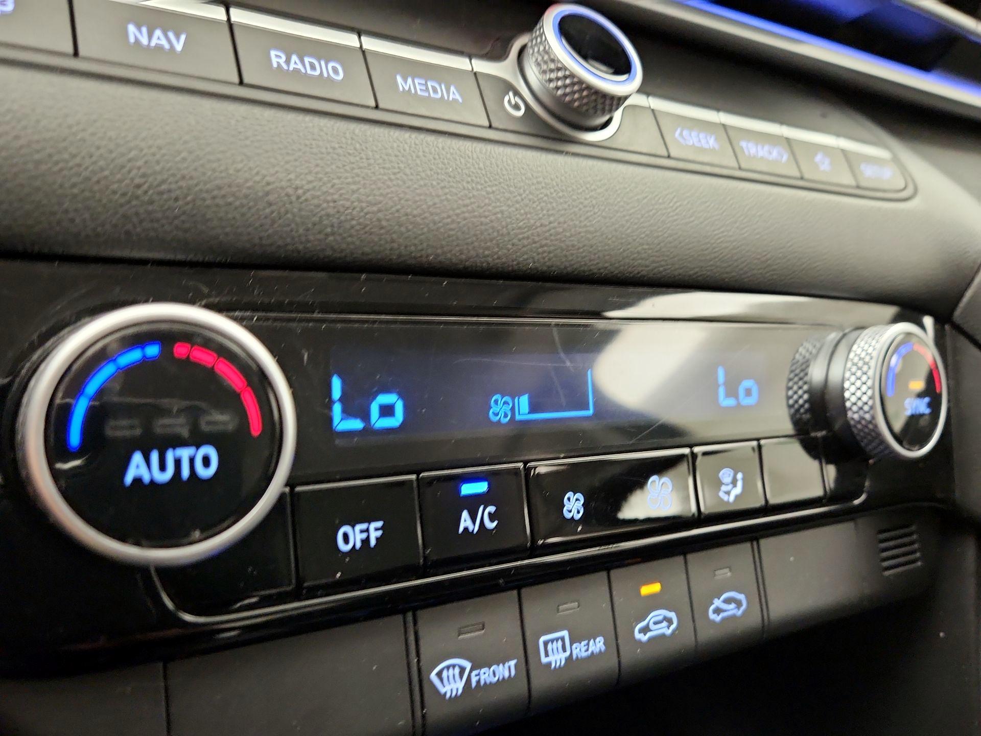 Thumbnail: 2024 Hyundai Elantra - 17