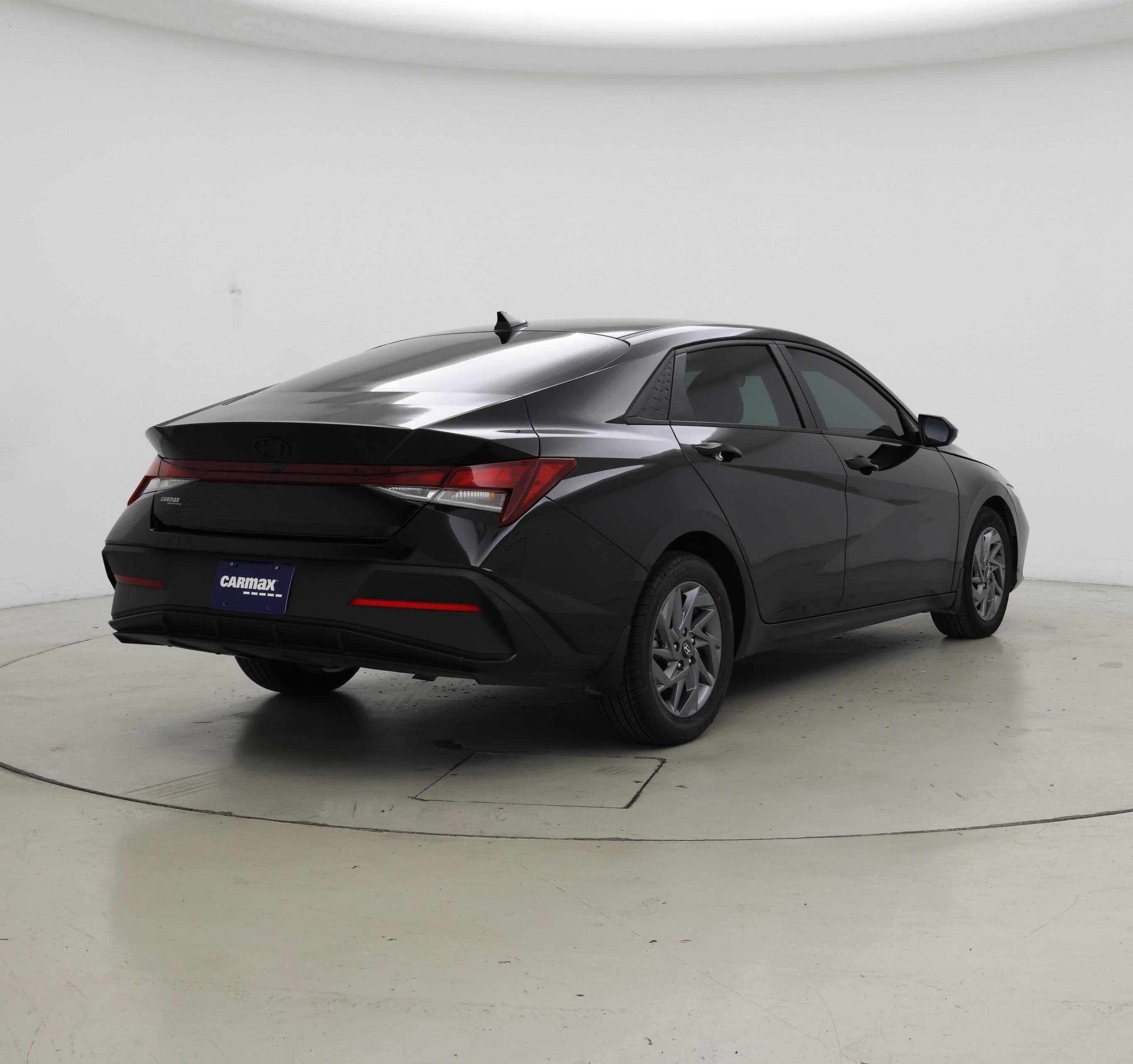 Thumbnail: 2024 Hyundai Elantra - 8