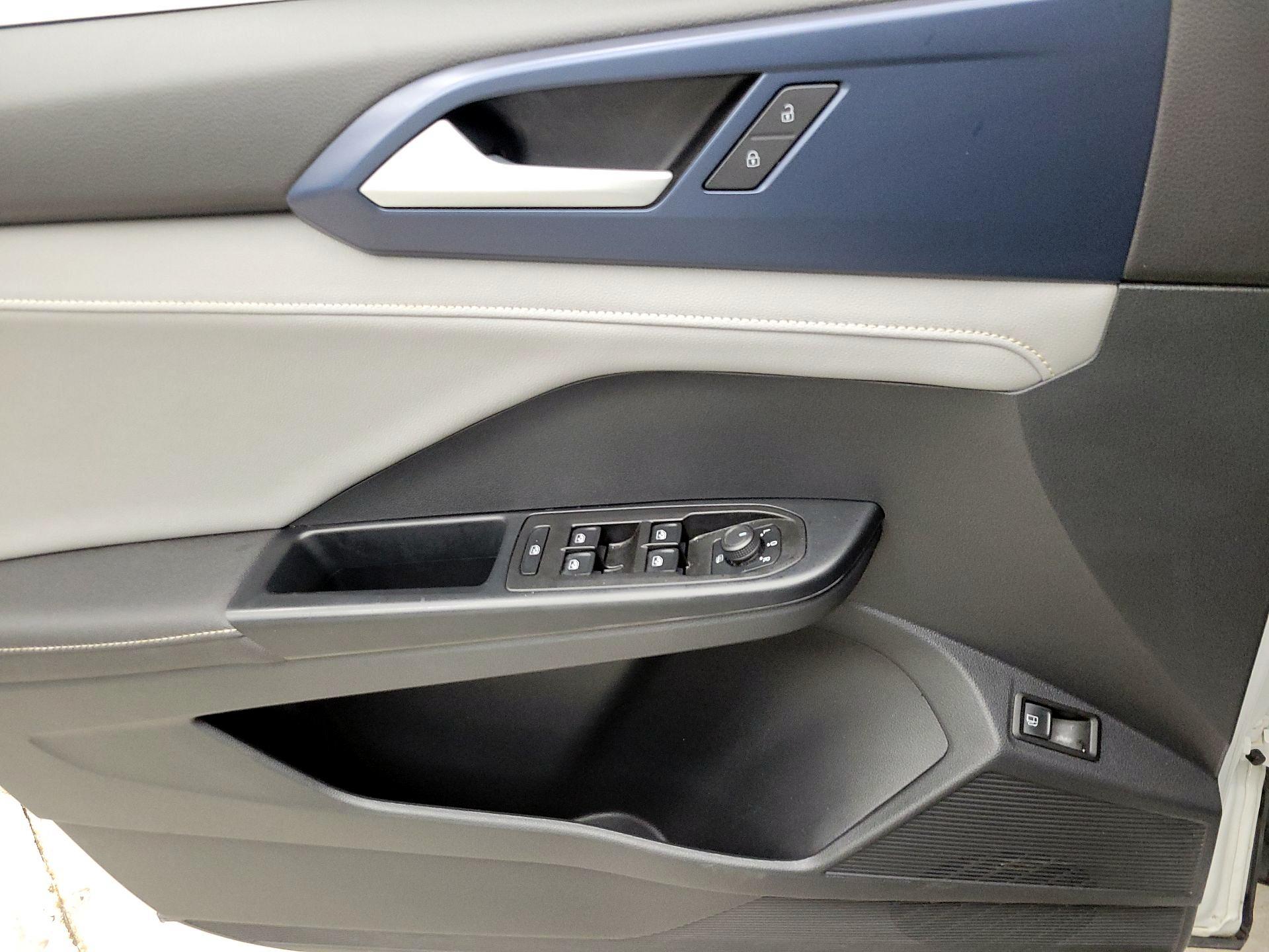 Thumbnail: 2024 Volkswagen Taos - 12