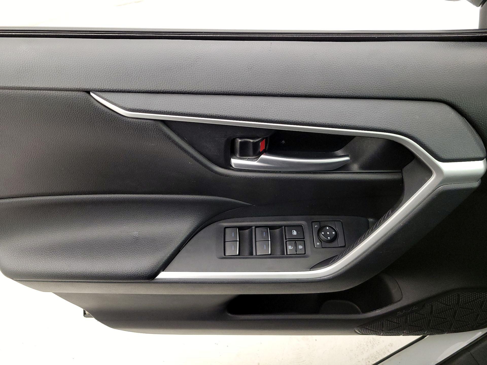 Thumbnail: 2024 Toyota RAV4 - 12