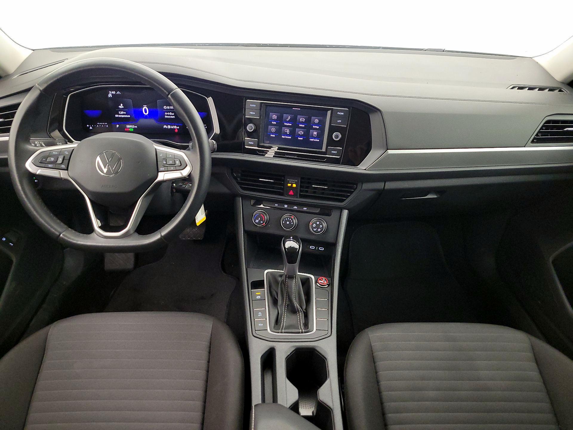 Thumbnail: 2024 Volkswagen Jetta - 9