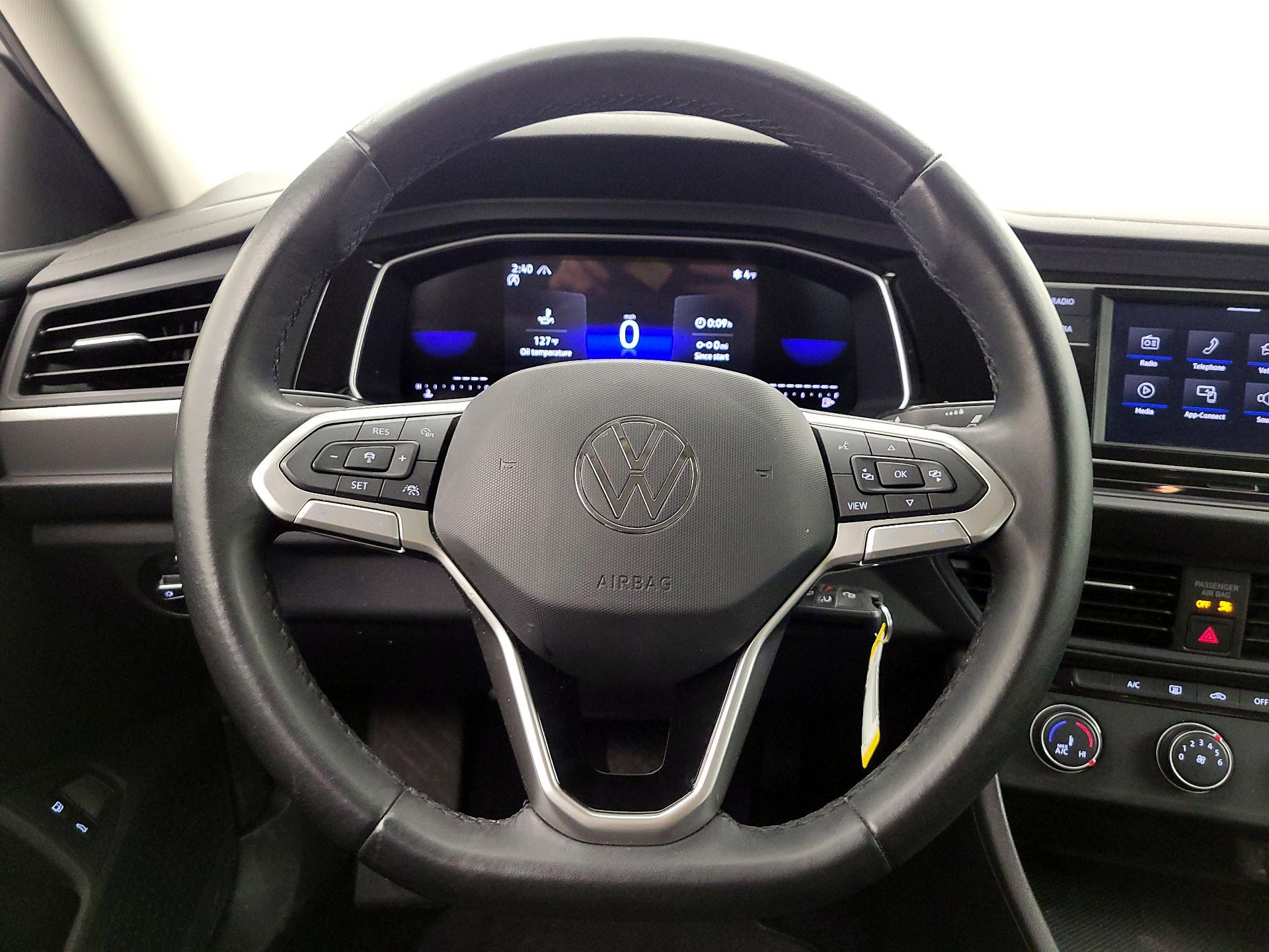 Thumbnail: 2024 Volkswagen Jetta - 10