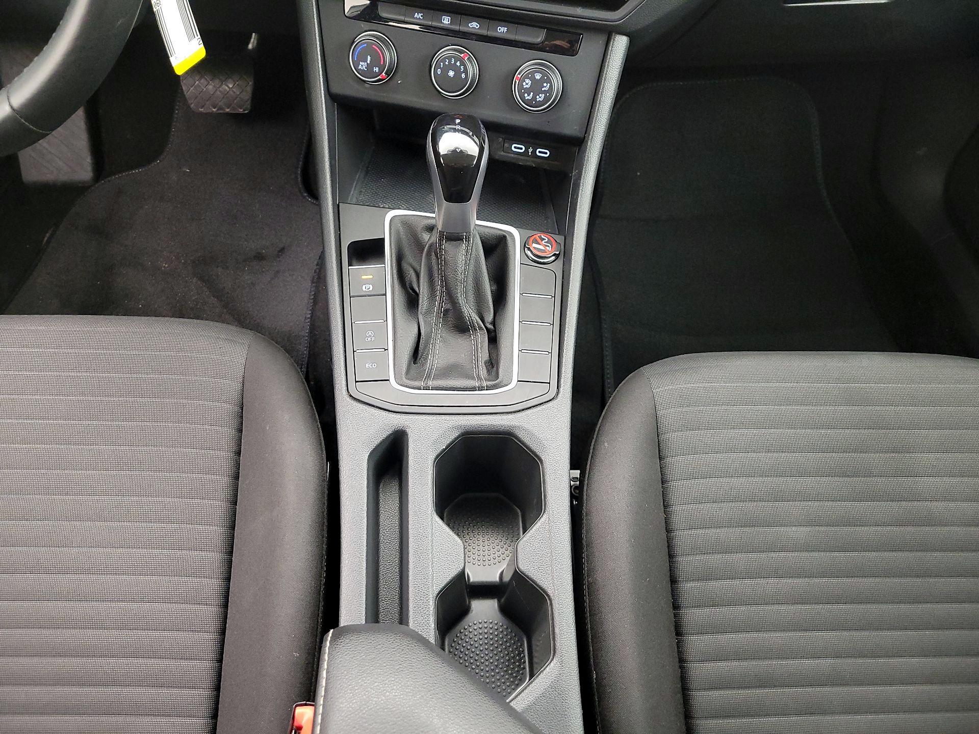 Thumbnail: 2024 Volkswagen Jetta - 17