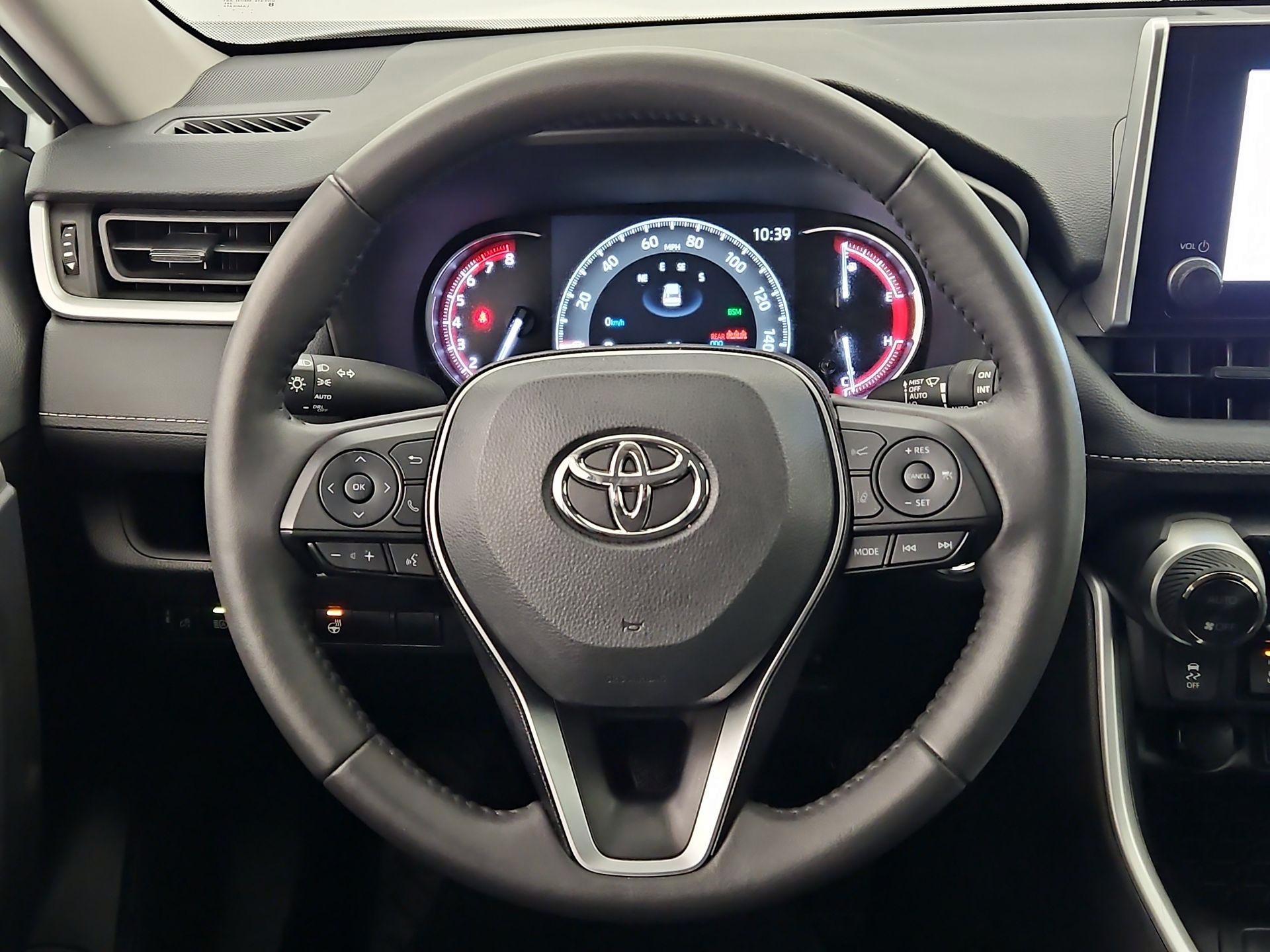 Thumbnail: 2025 Toyota RAV4 - 10