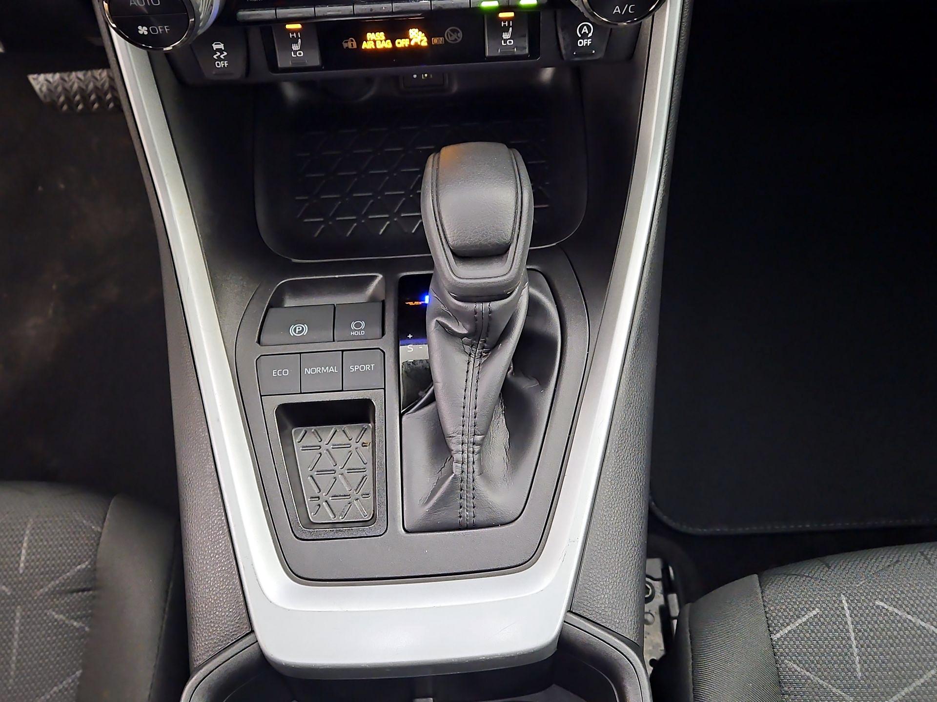 Thumbnail: 2025 Toyota RAV4 - 17