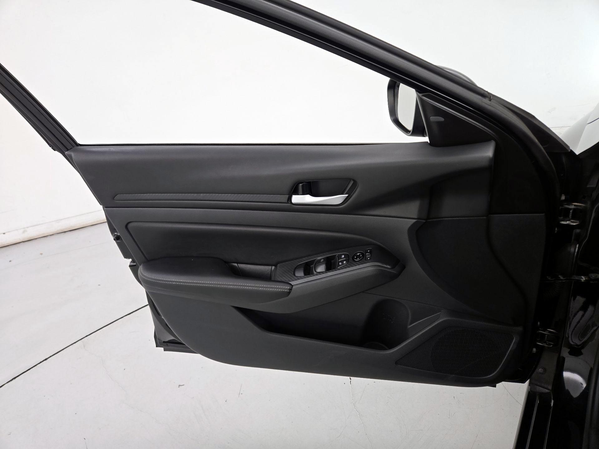 Thumbnail: 2025 Nissan Altima - 12