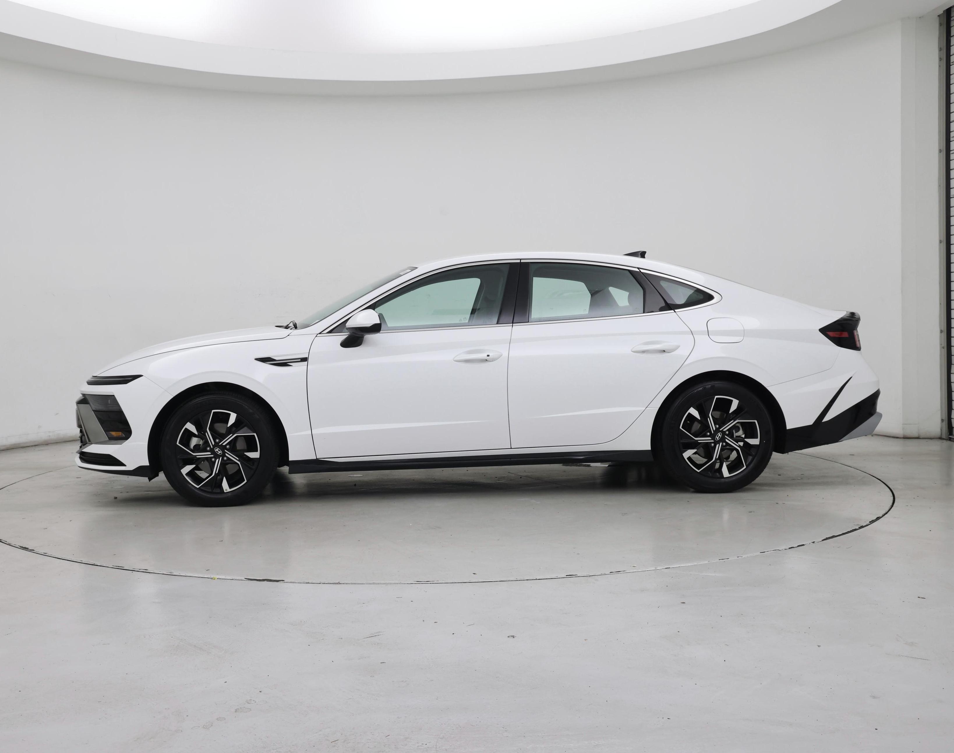 Thumbnail: 2025 Hyundai Sonata - 3