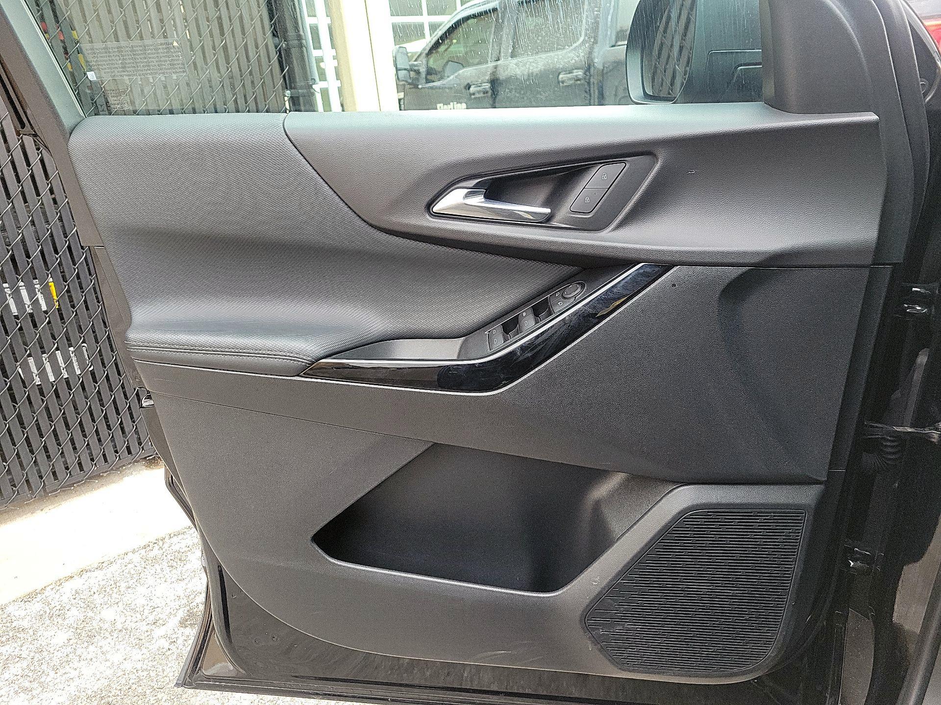 Thumbnail: 2025 Chevrolet Equinox - 10