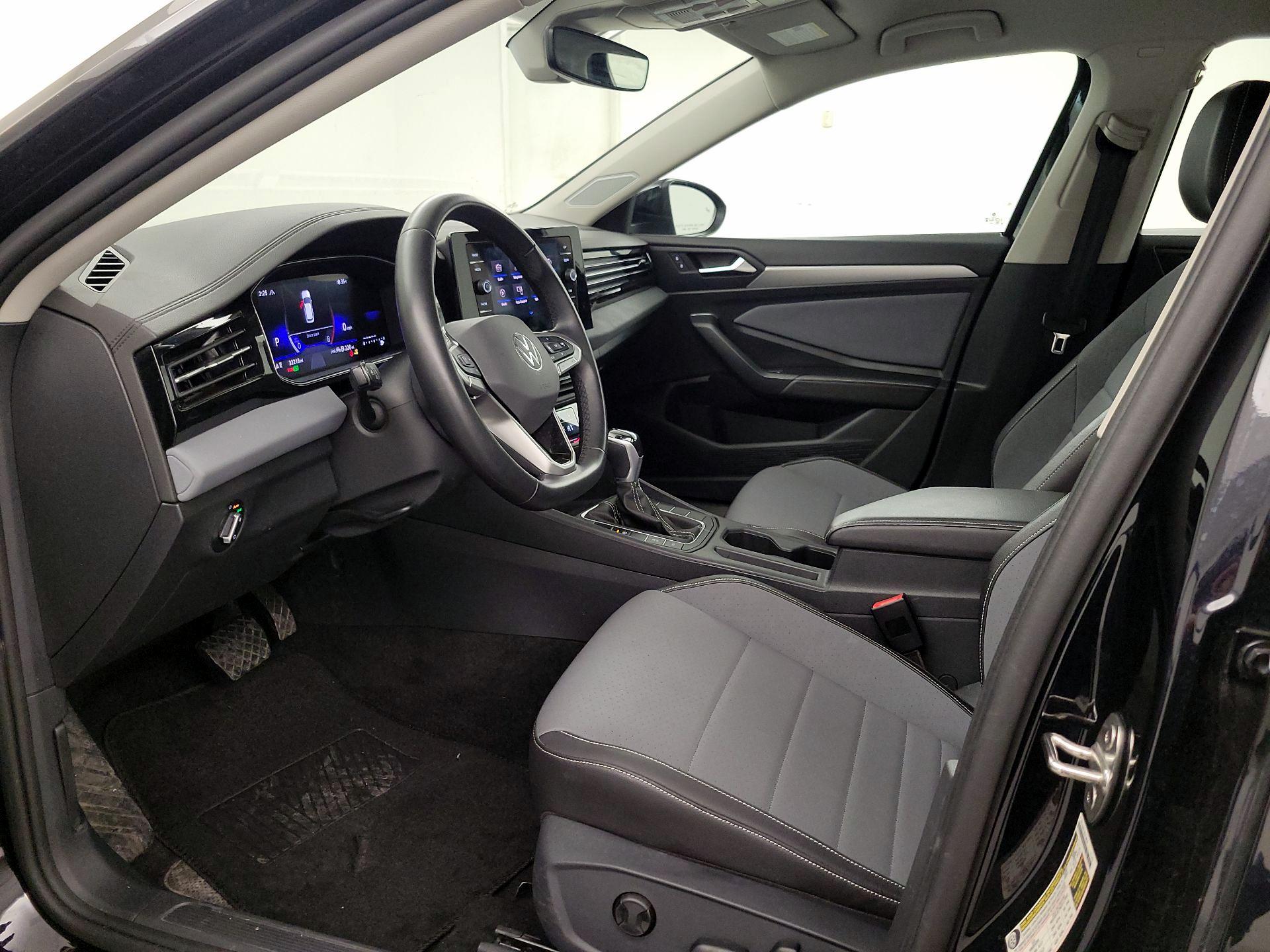 Thumbnail: 2025 Volkswagen Jetta - 11