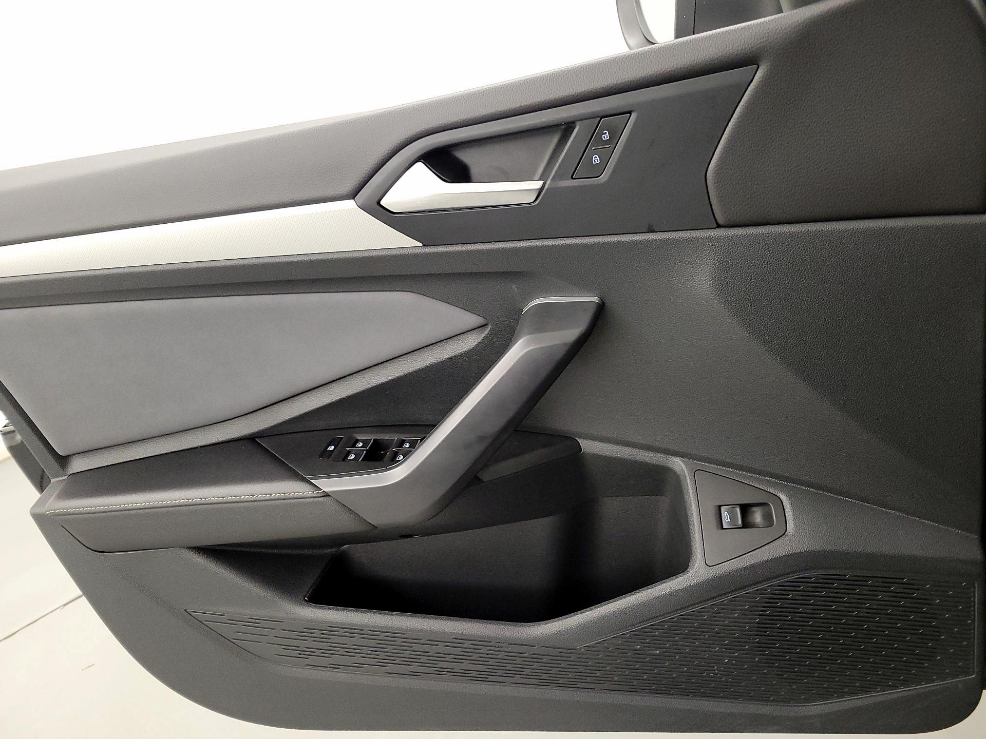 Thumbnail: 2025 Volkswagen Jetta - 12