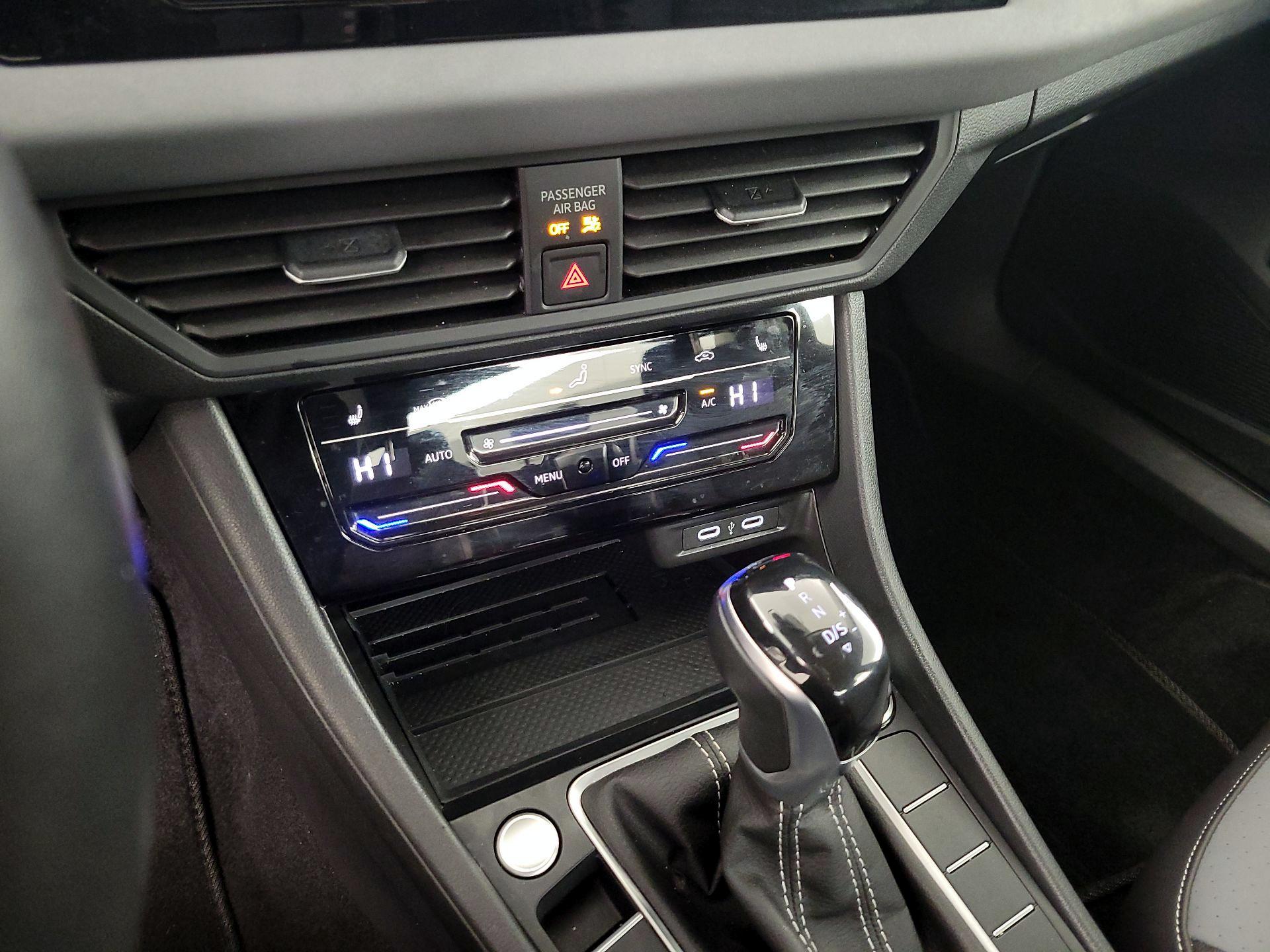 Thumbnail: 2025 Volkswagen Jetta - 16