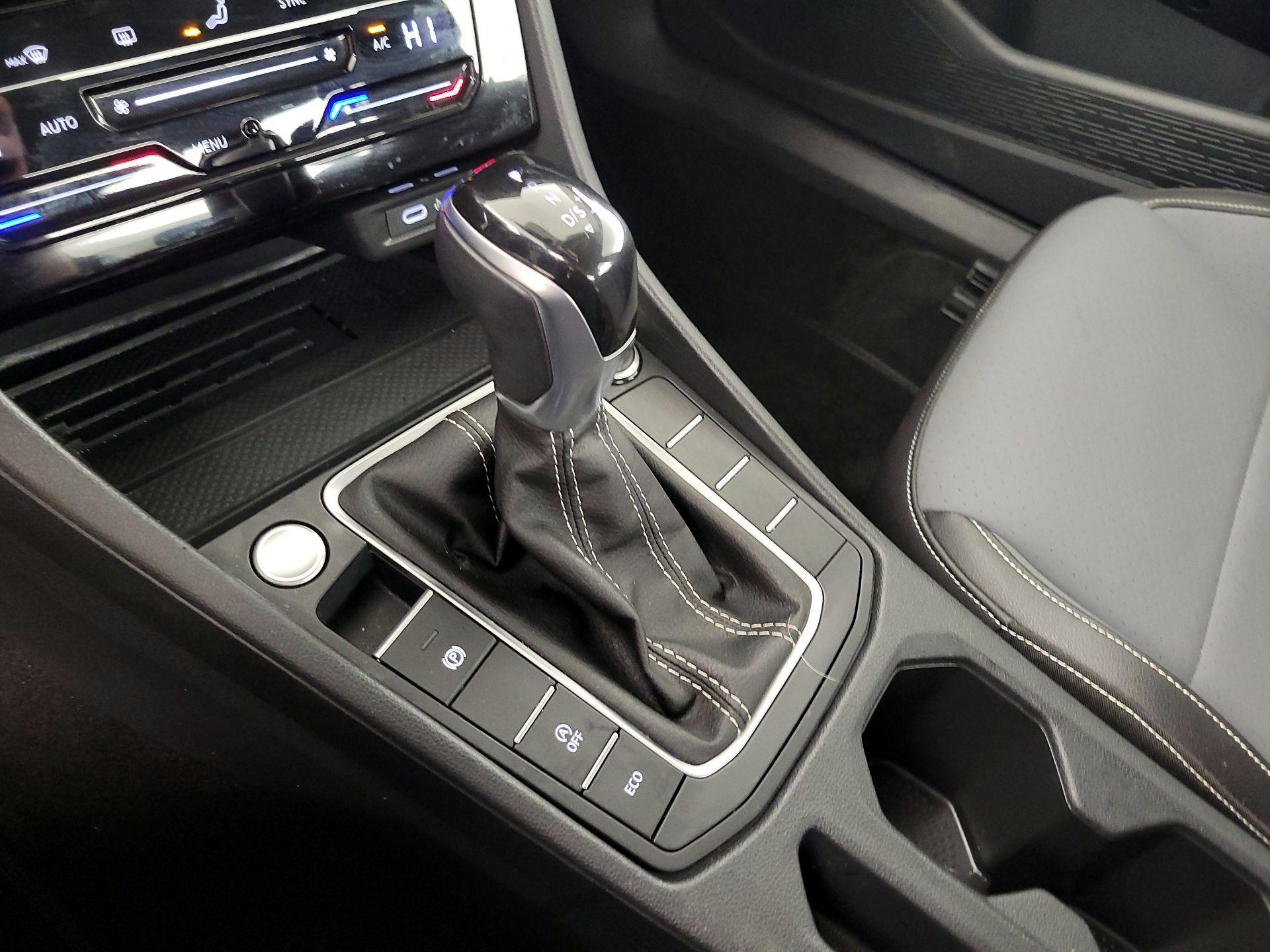 Thumbnail: 2025 Volkswagen Jetta - 17