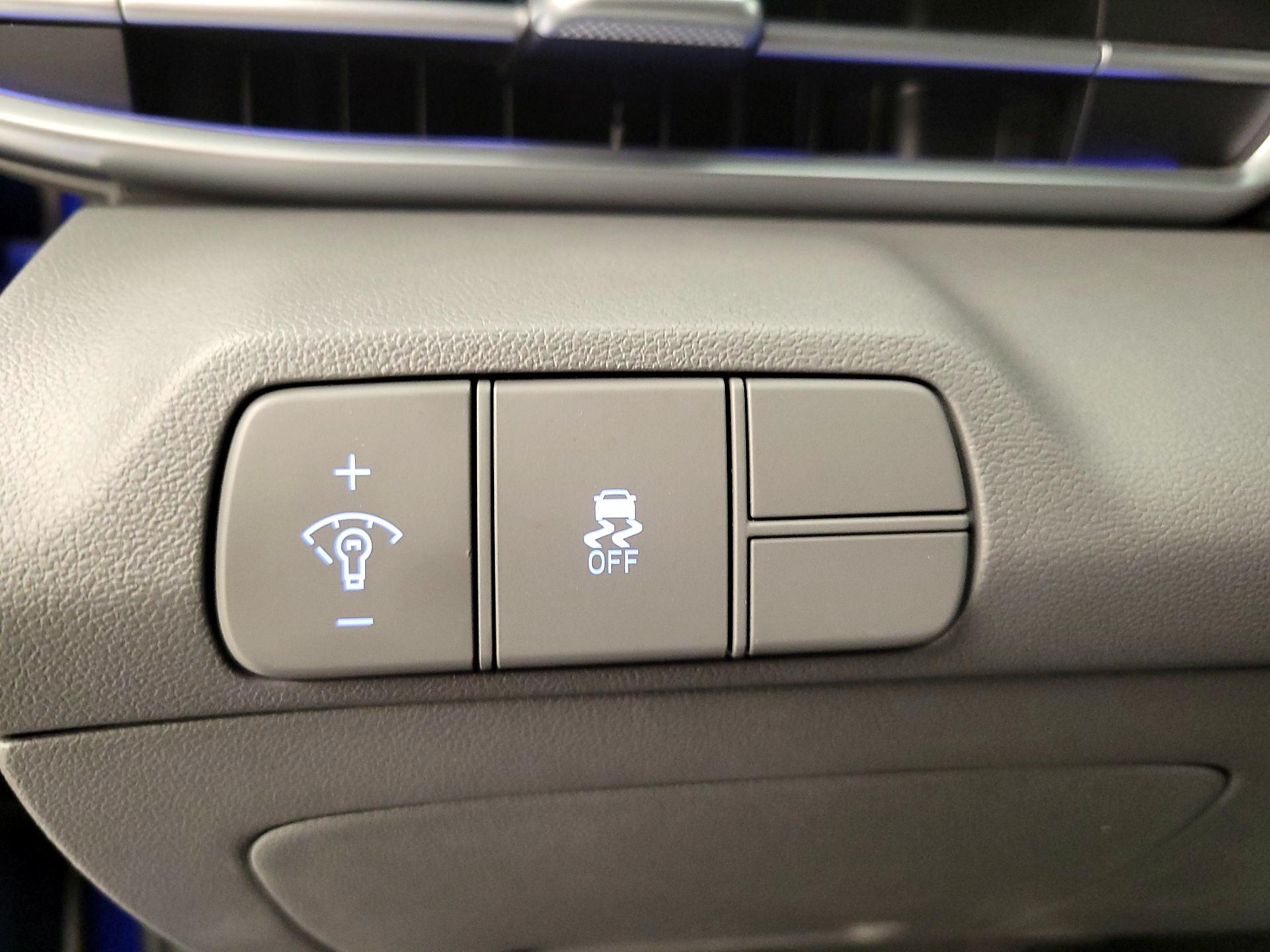 Thumbnail: 2025 Hyundai Elantra - 13