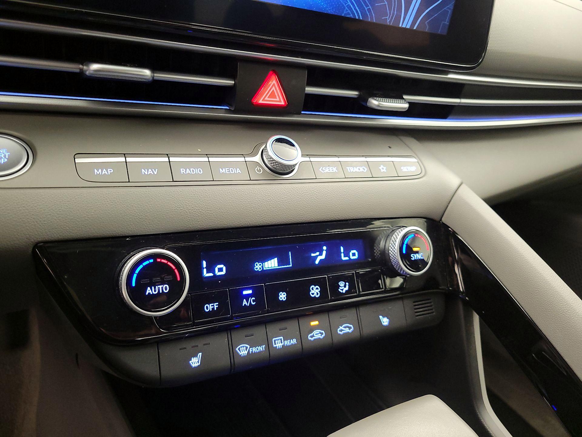 Thumbnail: 2025 Hyundai Elantra - 17