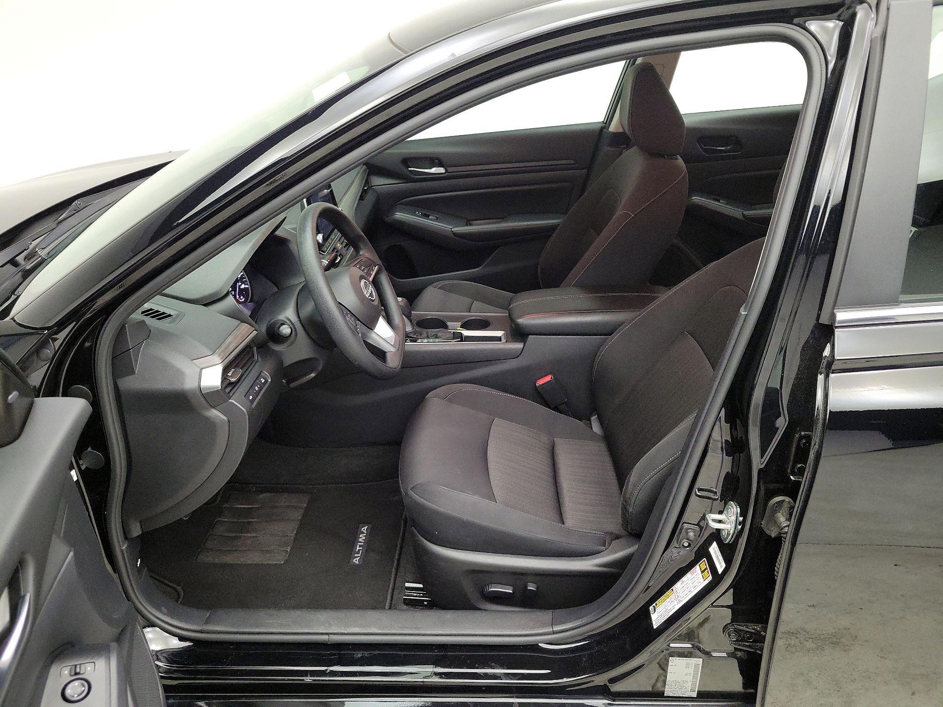 Thumbnail: 2025 Nissan Altima - 9