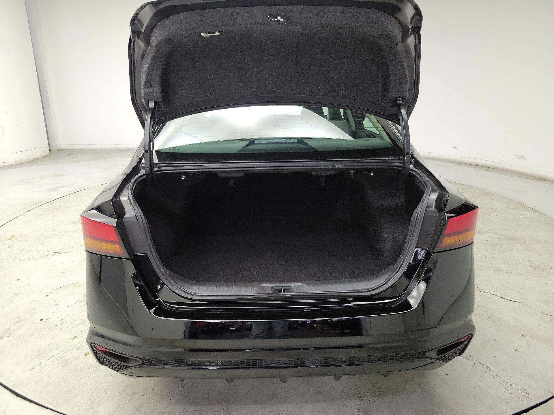 Thumbnail: 2025 Nissan Altima - 18