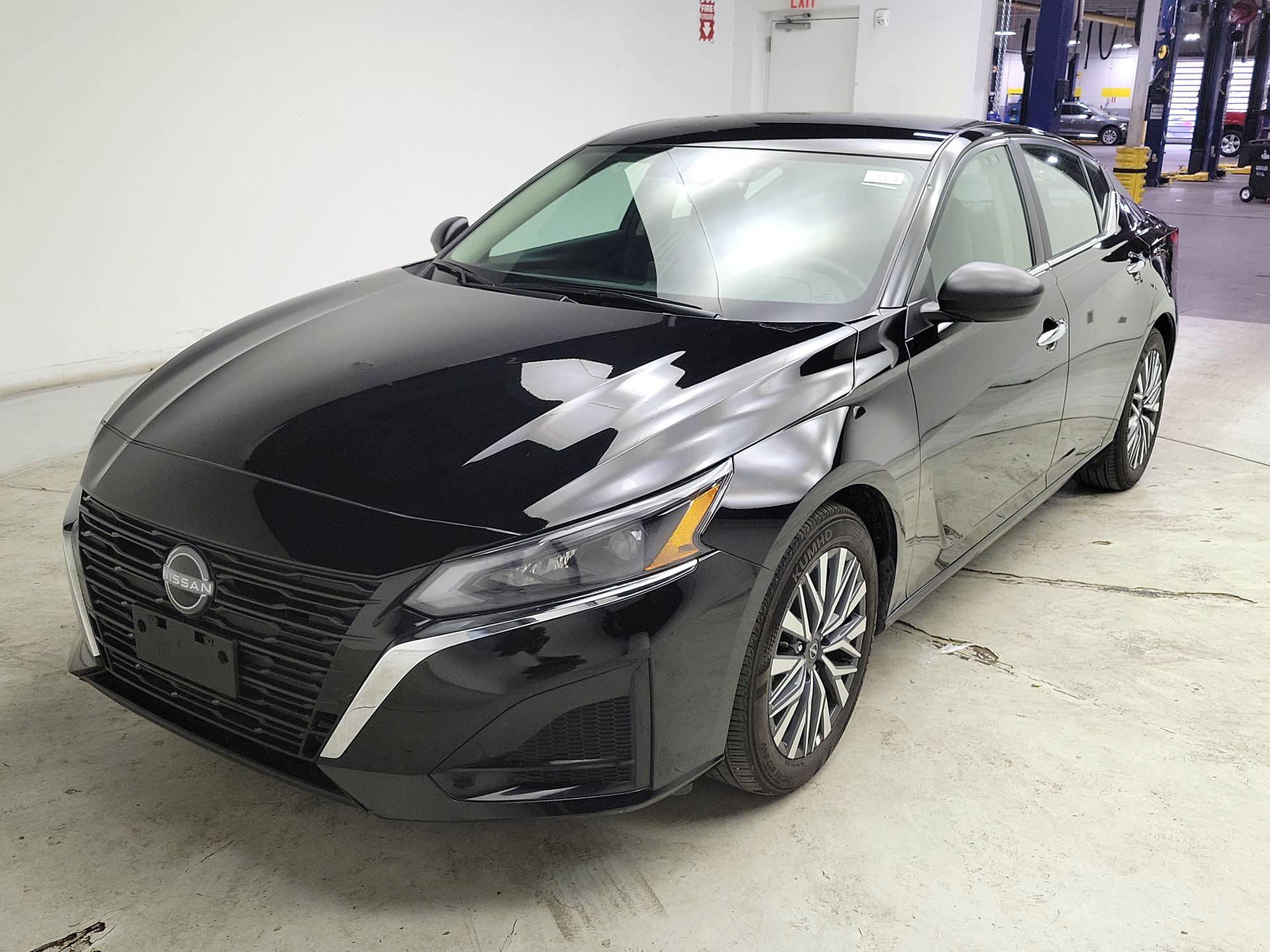 Thumbnail: 2025 Nissan Altima - 3