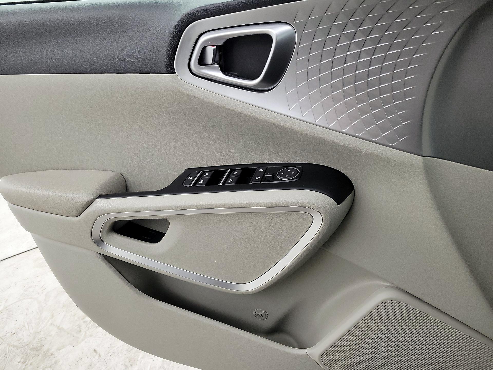 Thumbnail: 2025 Kia Soul - 10