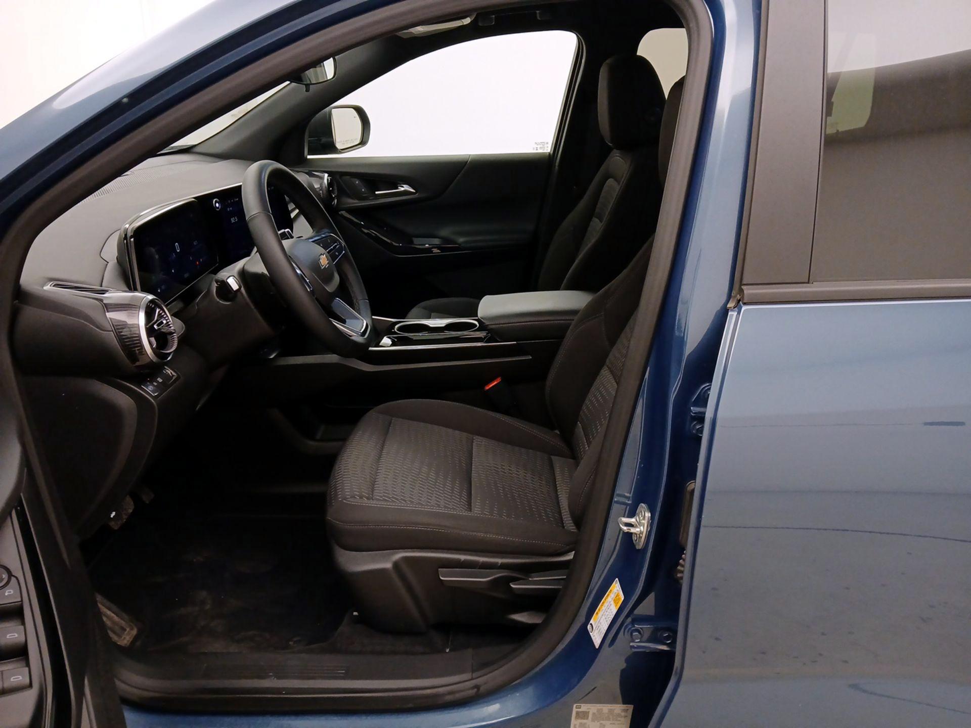 Thumbnail: 2025 Chevrolet Equinox - 11