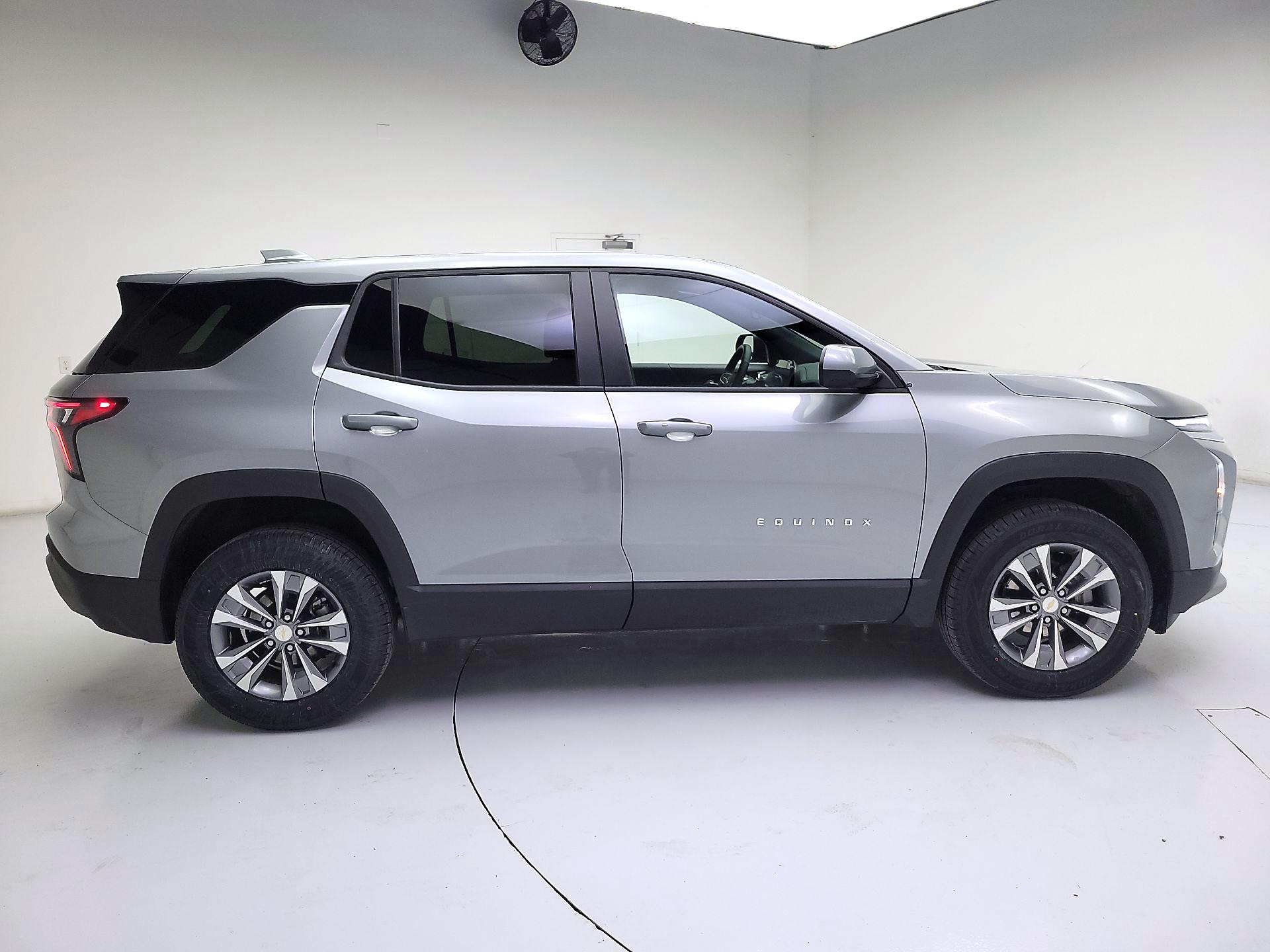 Thumbnail: 2025 Chevrolet Equinox - 4