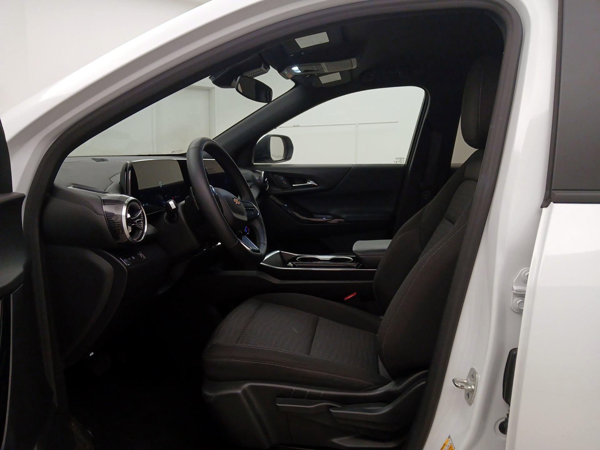 Thumbnail: 2025 Chevrolet Equinox - 11