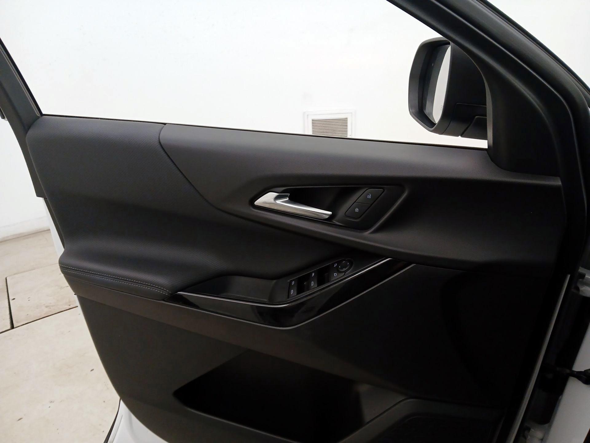 Thumbnail: 2025 Chevrolet Equinox - 12