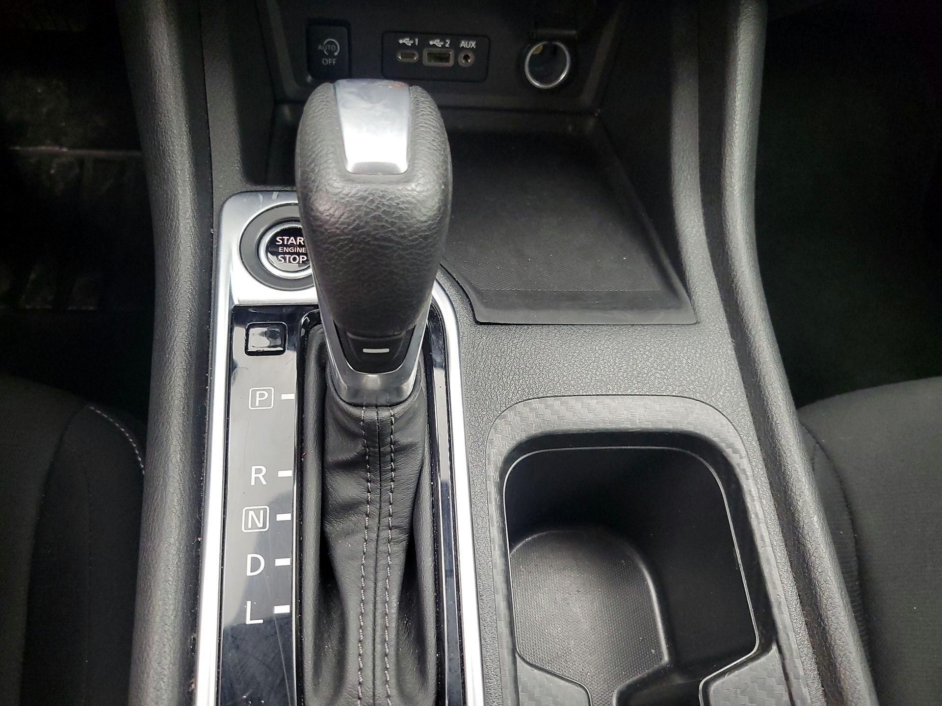 Thumbnail: 2024 Nissan Sentra - 17