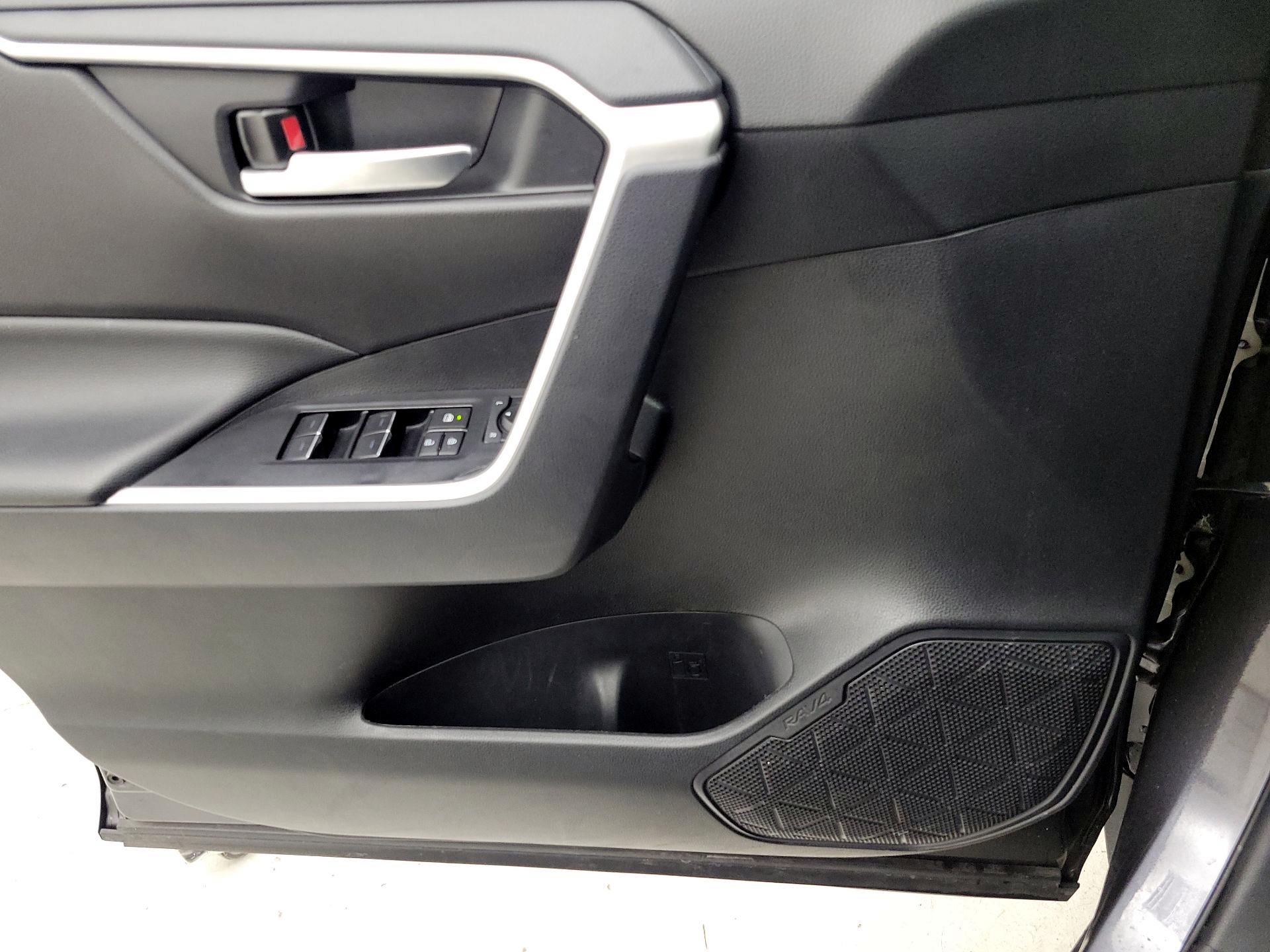 Thumbnail: 2025 Toyota RAV4 - 12