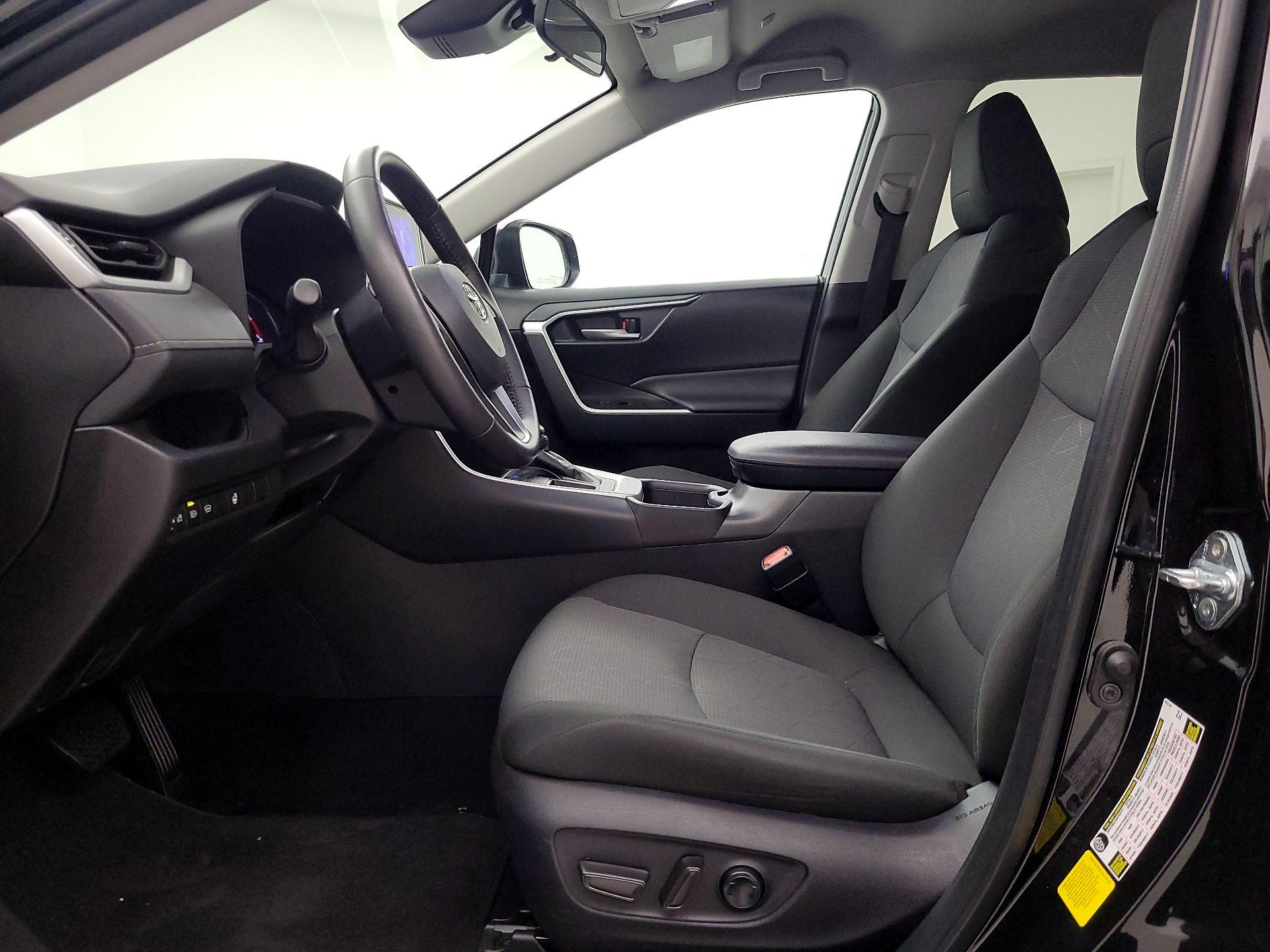 Thumbnail: 2025 Toyota RAV4 - 11