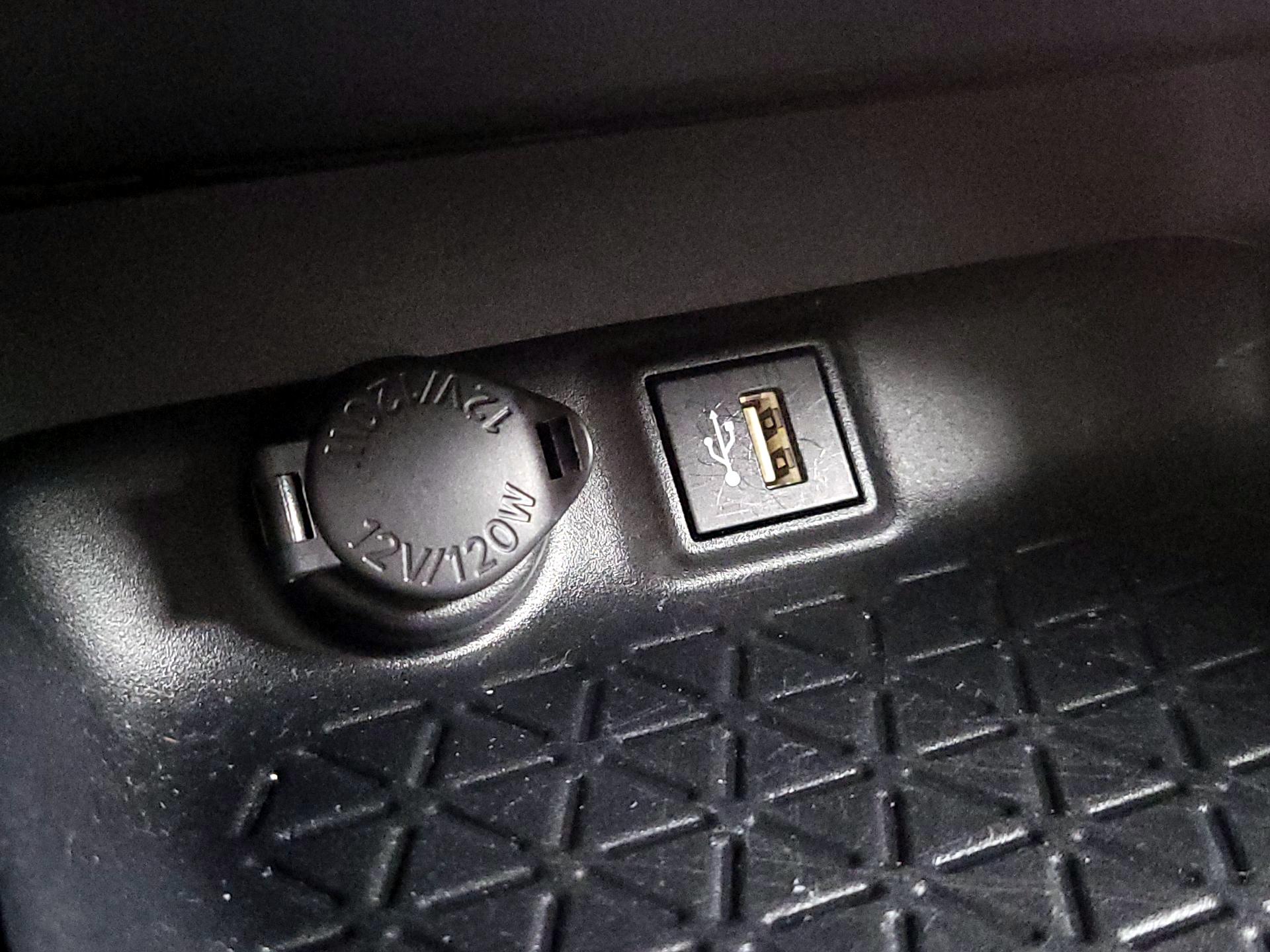 Thumbnail: 2025 Toyota RAV4 - 18