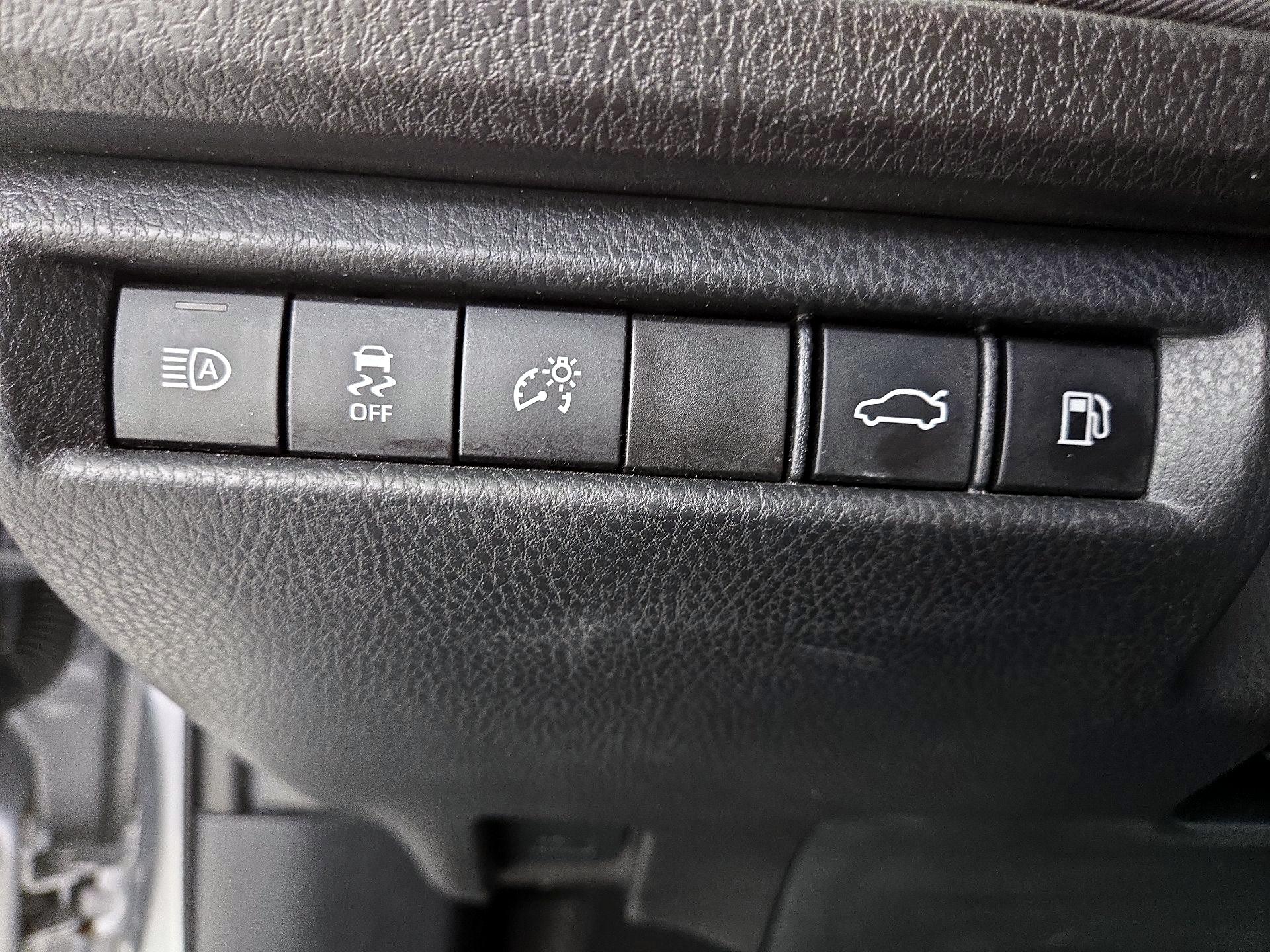 Thumbnail: 2025 Toyota Camry - 13