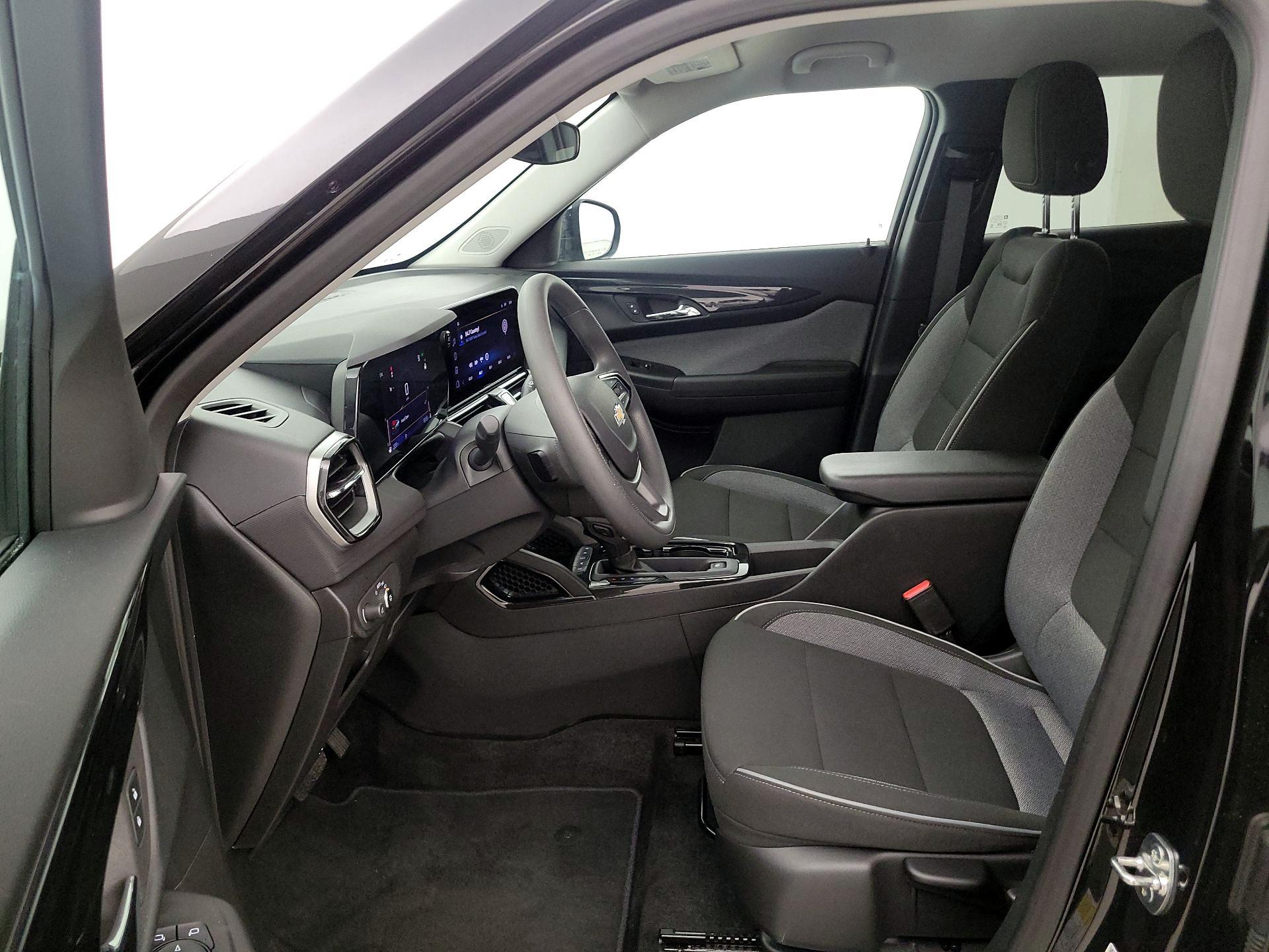 Thumbnail: 2025 Chevrolet TrailBlazer - 11