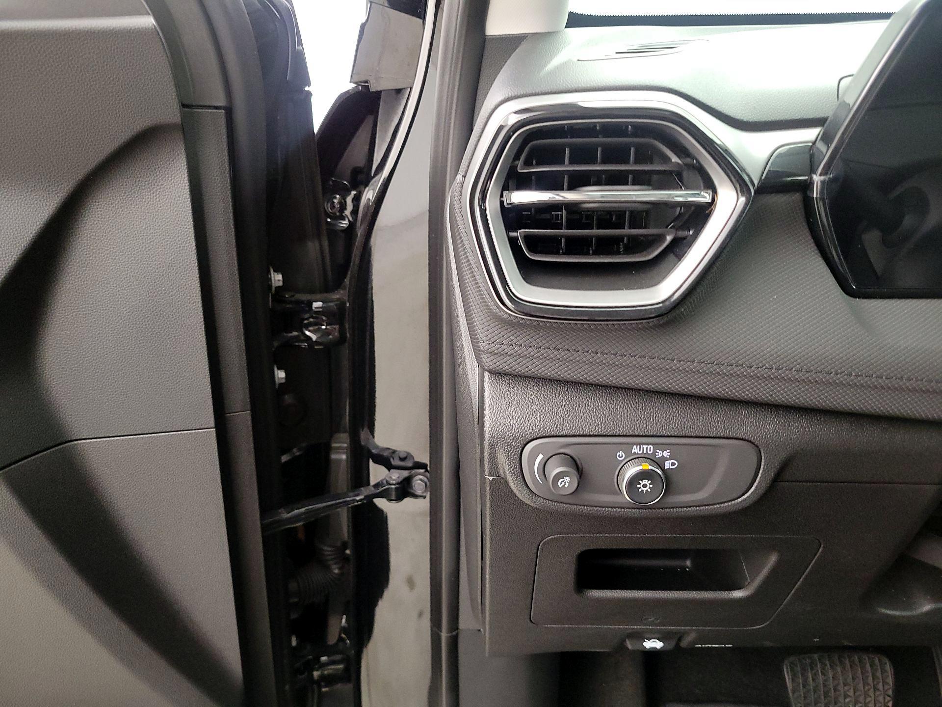 Thumbnail: 2025 Chevrolet TrailBlazer - 13