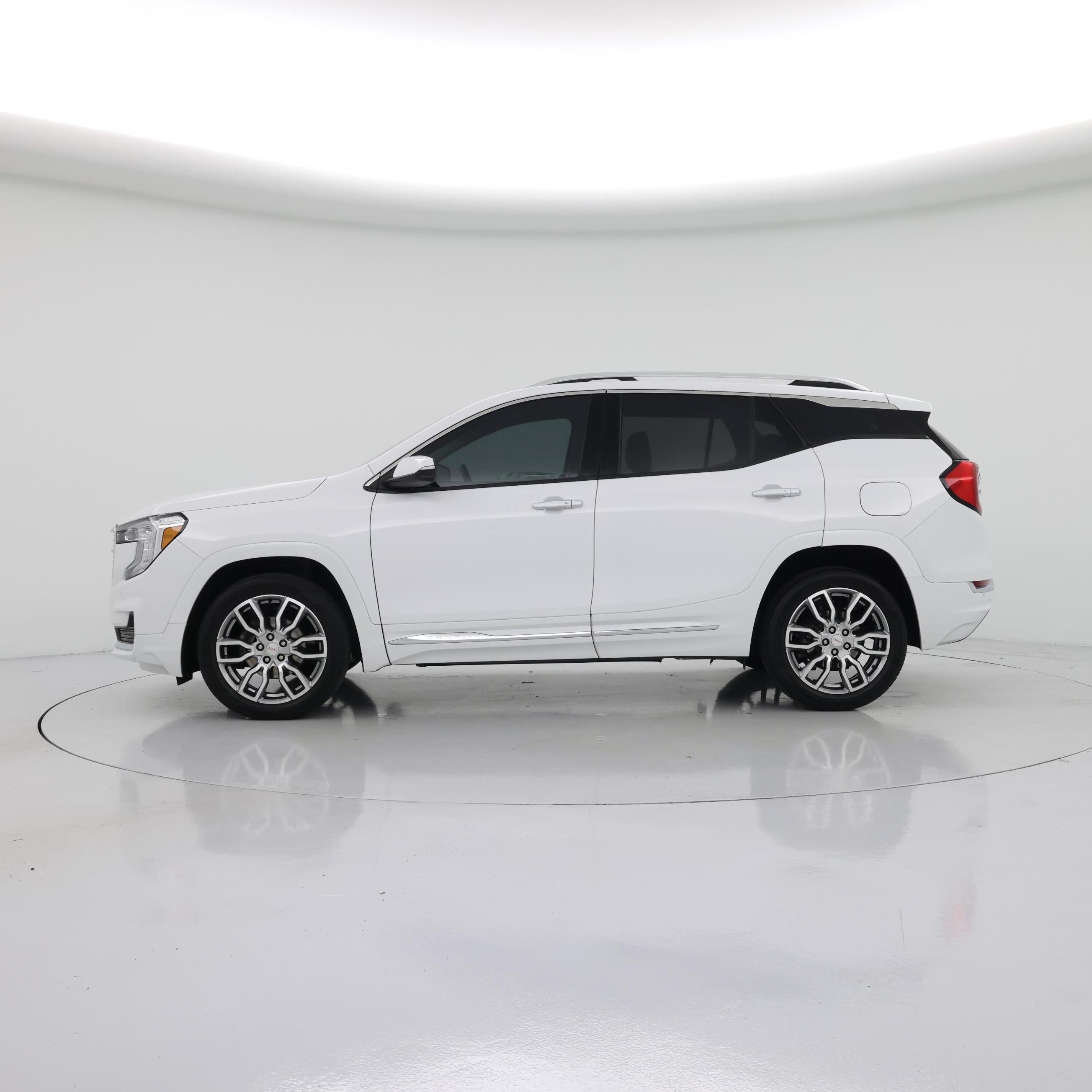 Thumbnail: 2023 GMC Terrain - 3