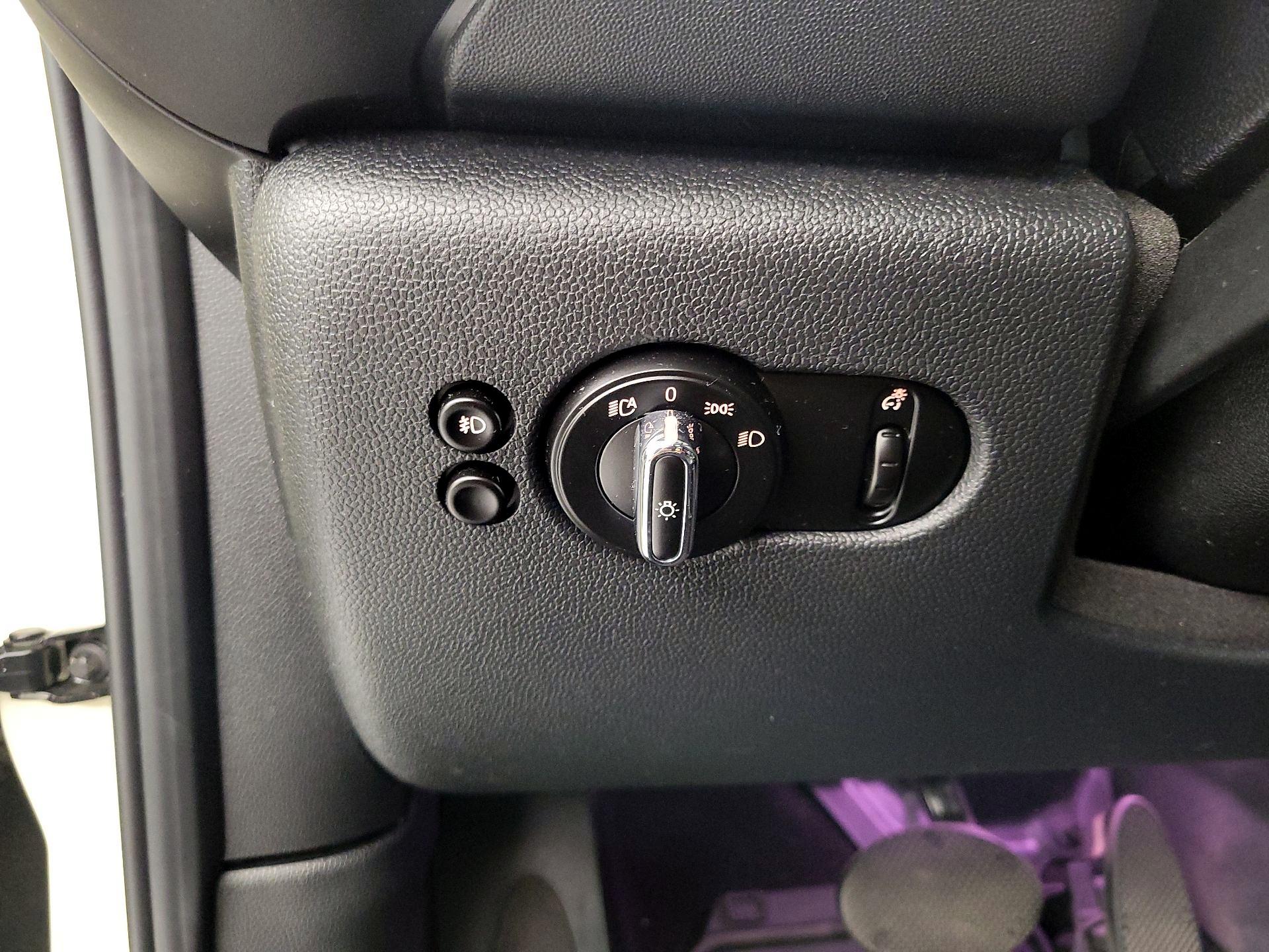 Thumbnail: 2017 MINI Cooper Hardtop - 13