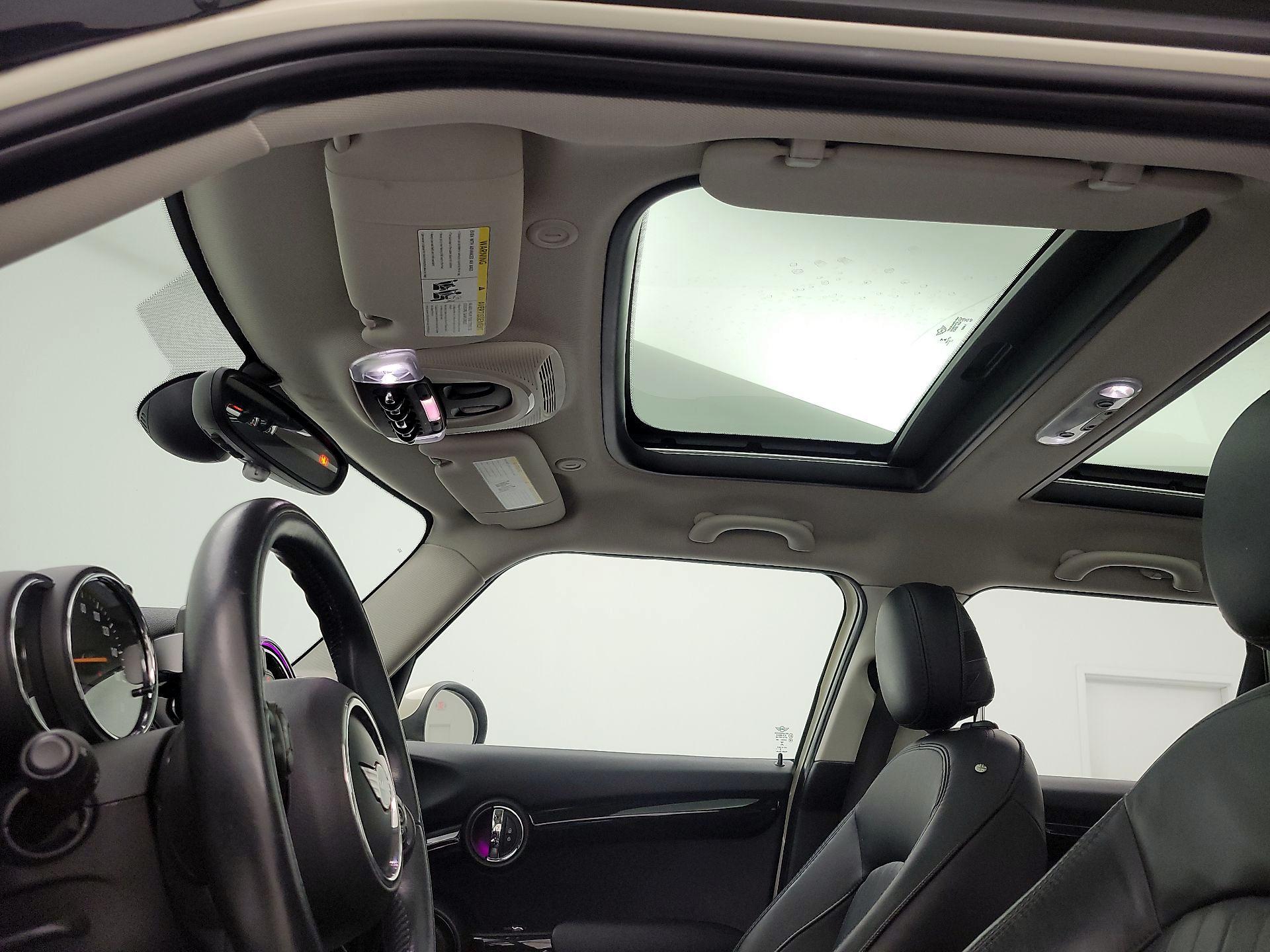 Thumbnail: 2017 MINI Cooper Hardtop - 20