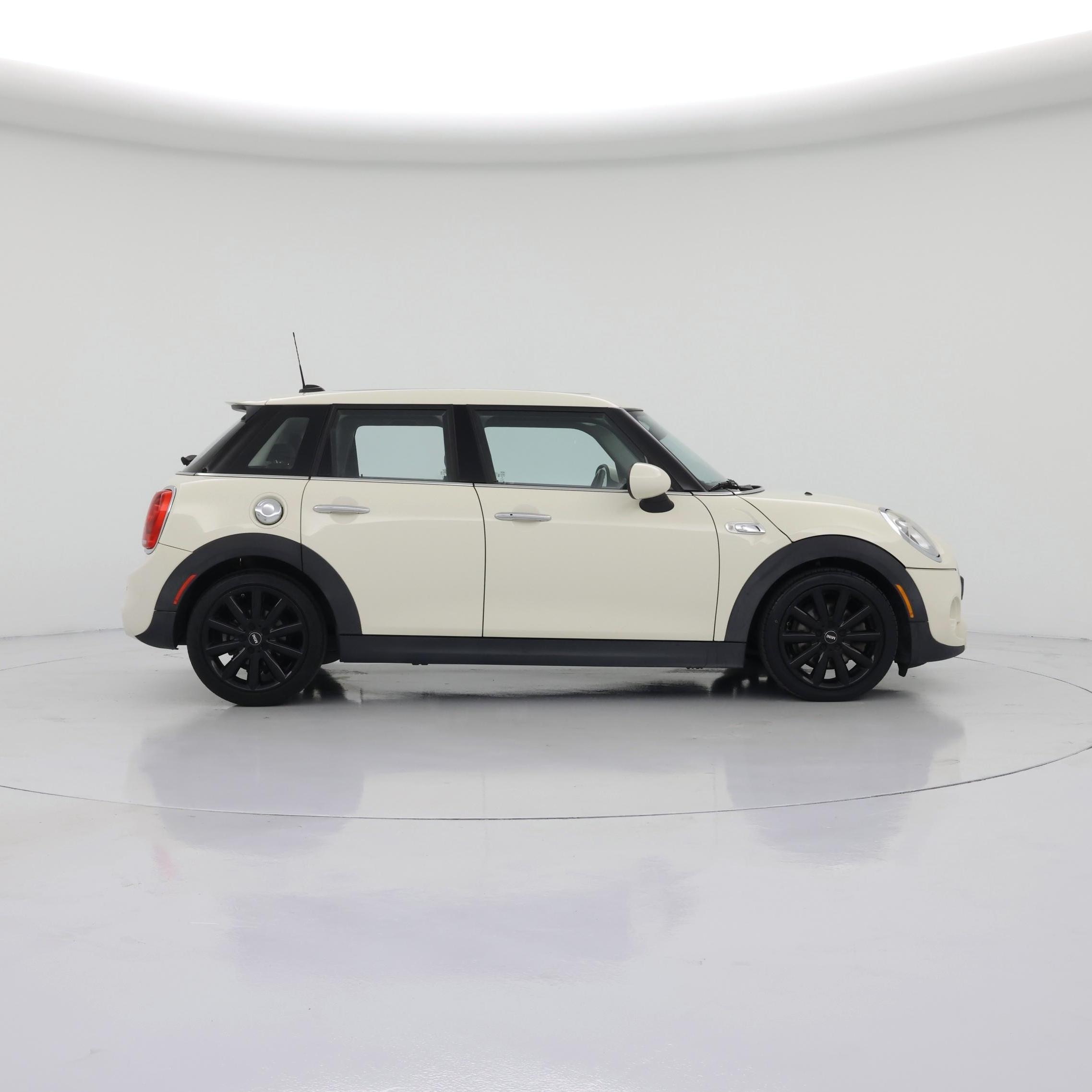 Thumbnail: 2017 MINI Cooper Hardtop - 7