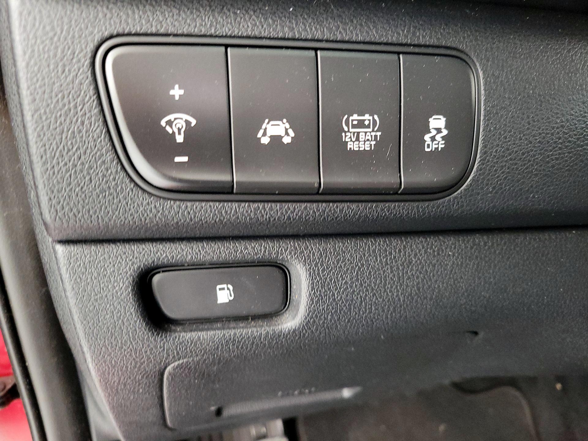 Thumbnail: 2019 Kia Niro - 13