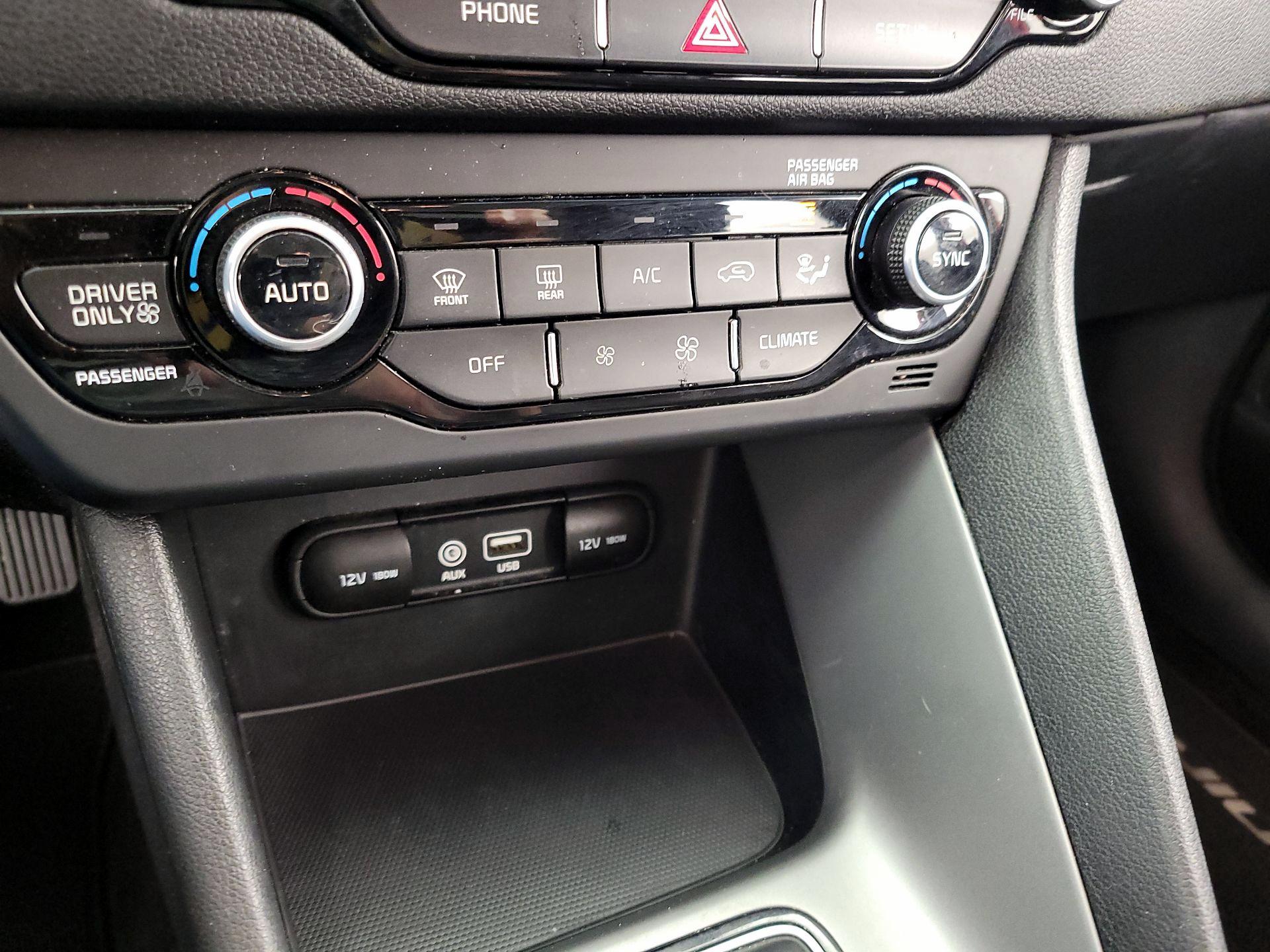 Thumbnail: 2019 Kia Niro - 16