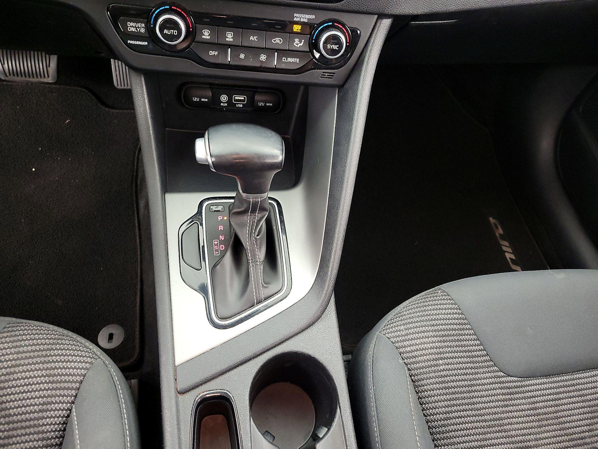 Thumbnail: 2019 Kia Niro - 17