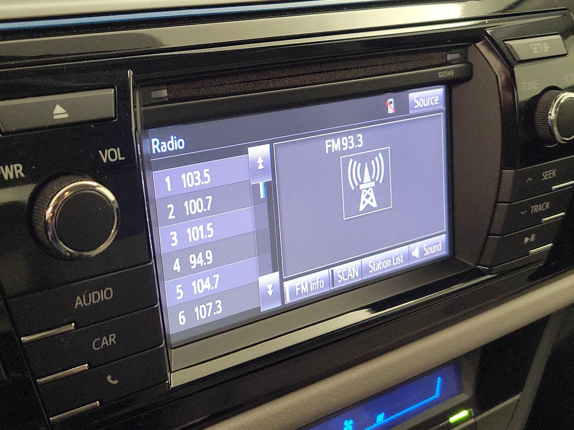 Thumbnail: 2014 Toyota Corolla - 15