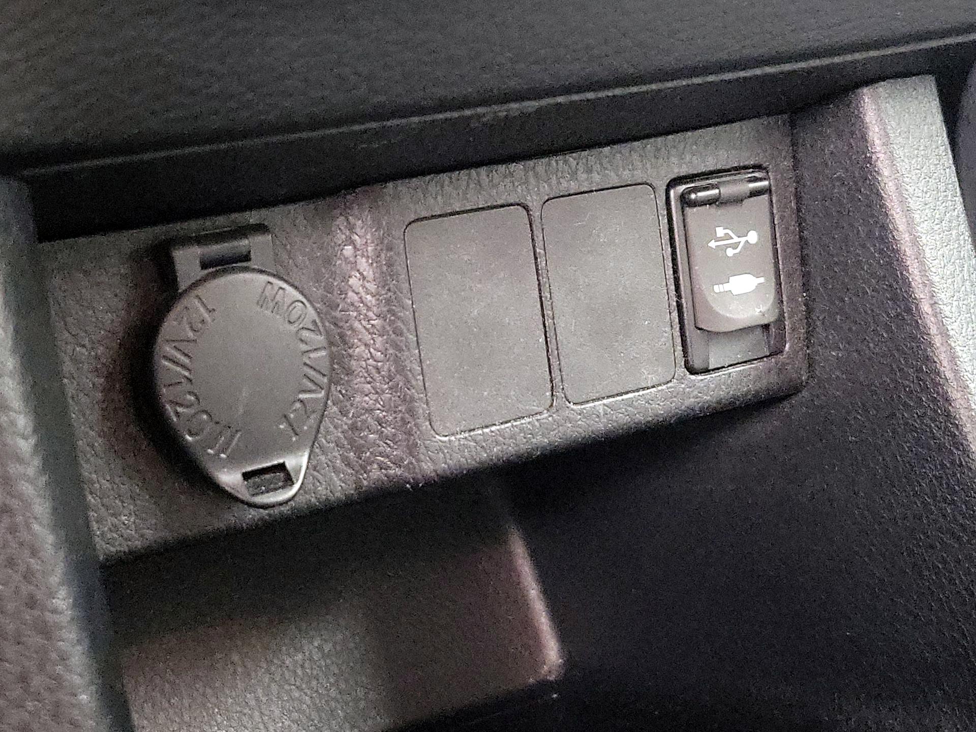 Thumbnail: 2014 Toyota Corolla - 18