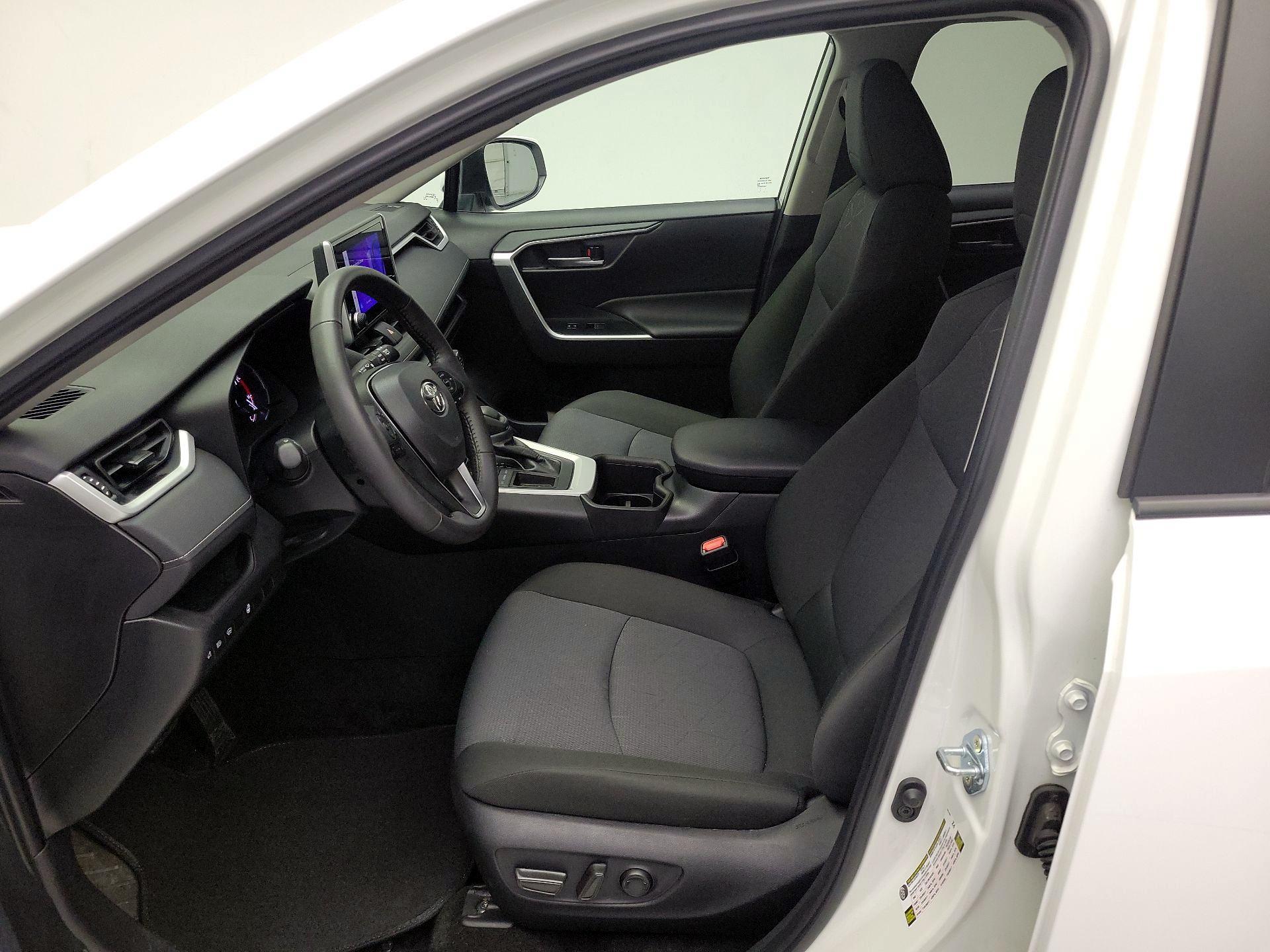 Thumbnail: 2025 Toyota RAV4 - 11