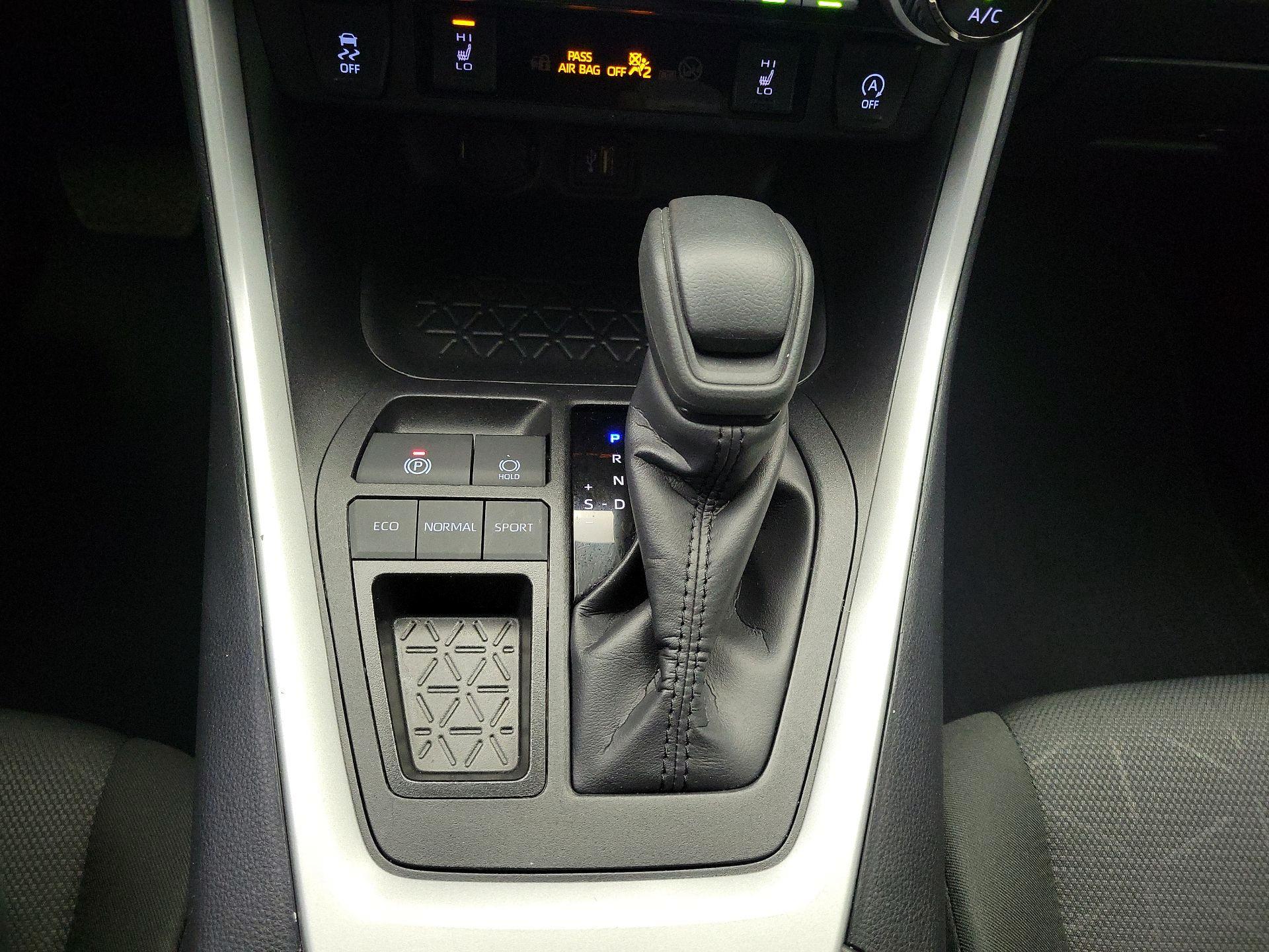 Thumbnail: 2025 Toyota RAV4 - 17