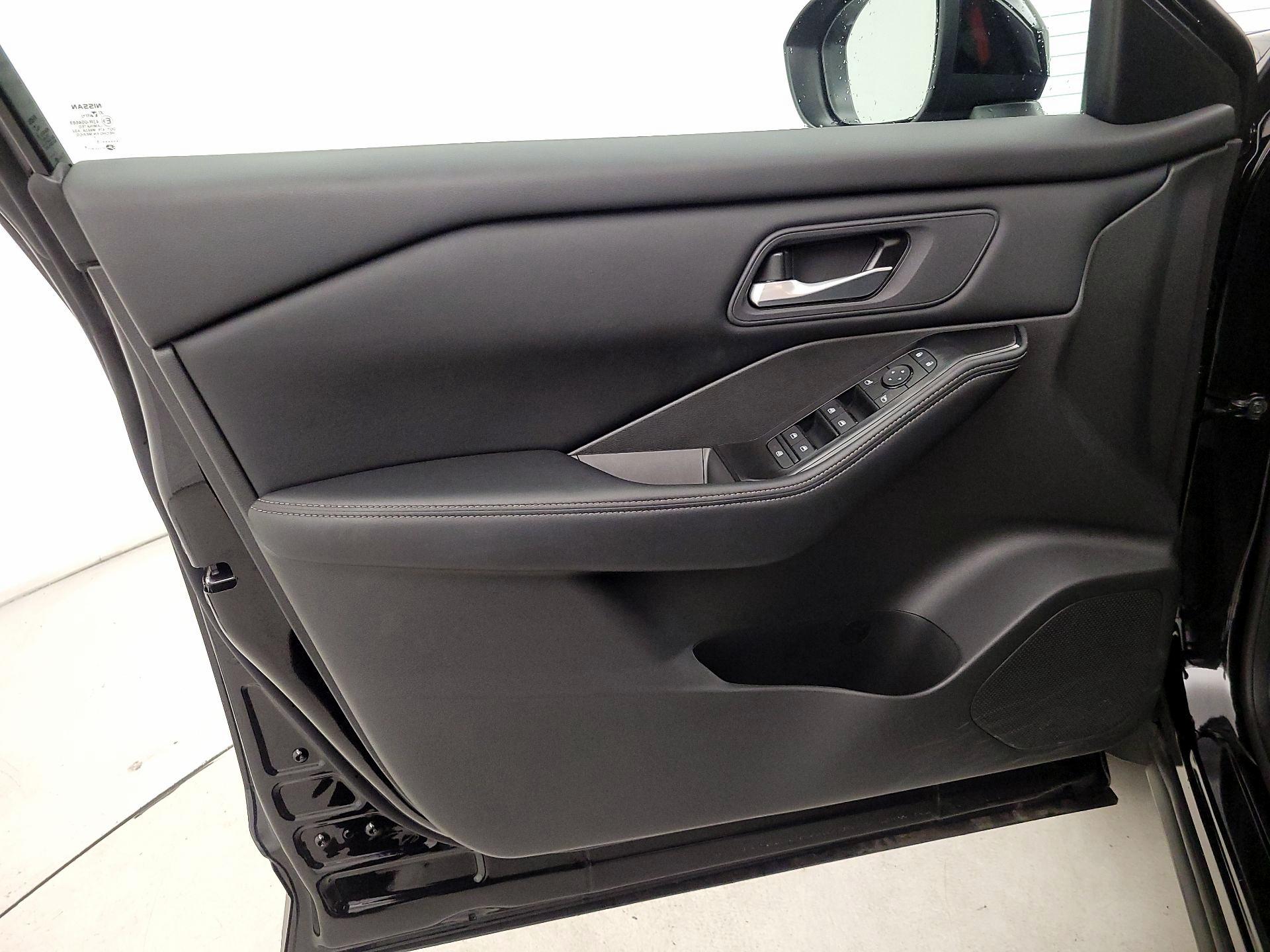 Thumbnail: 2025 Nissan Rogue - 12