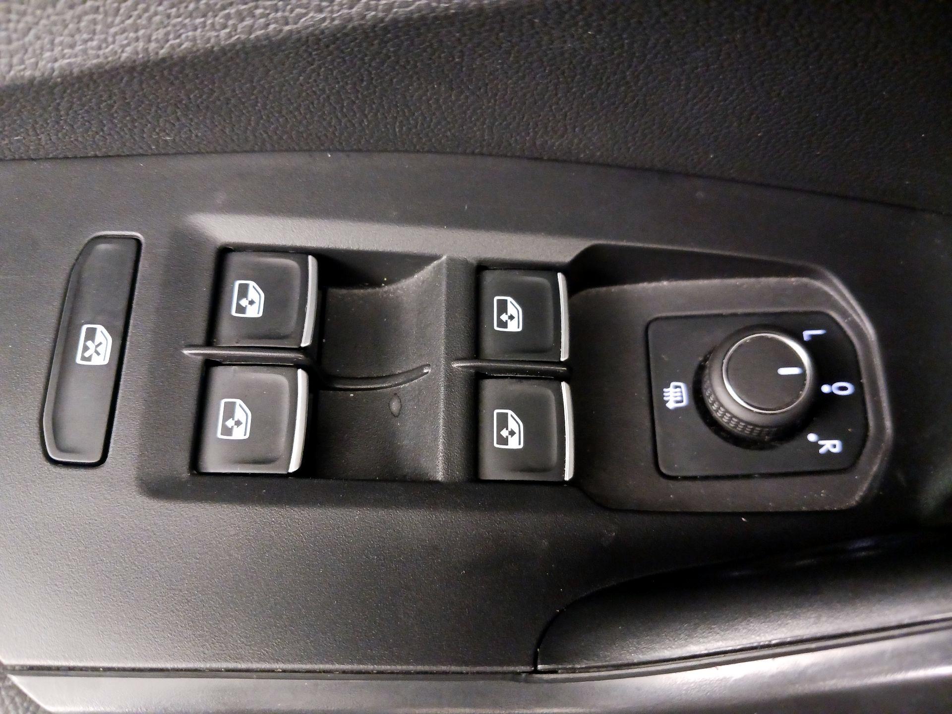 Thumbnail: 2025 Volkswagen Jetta - 12